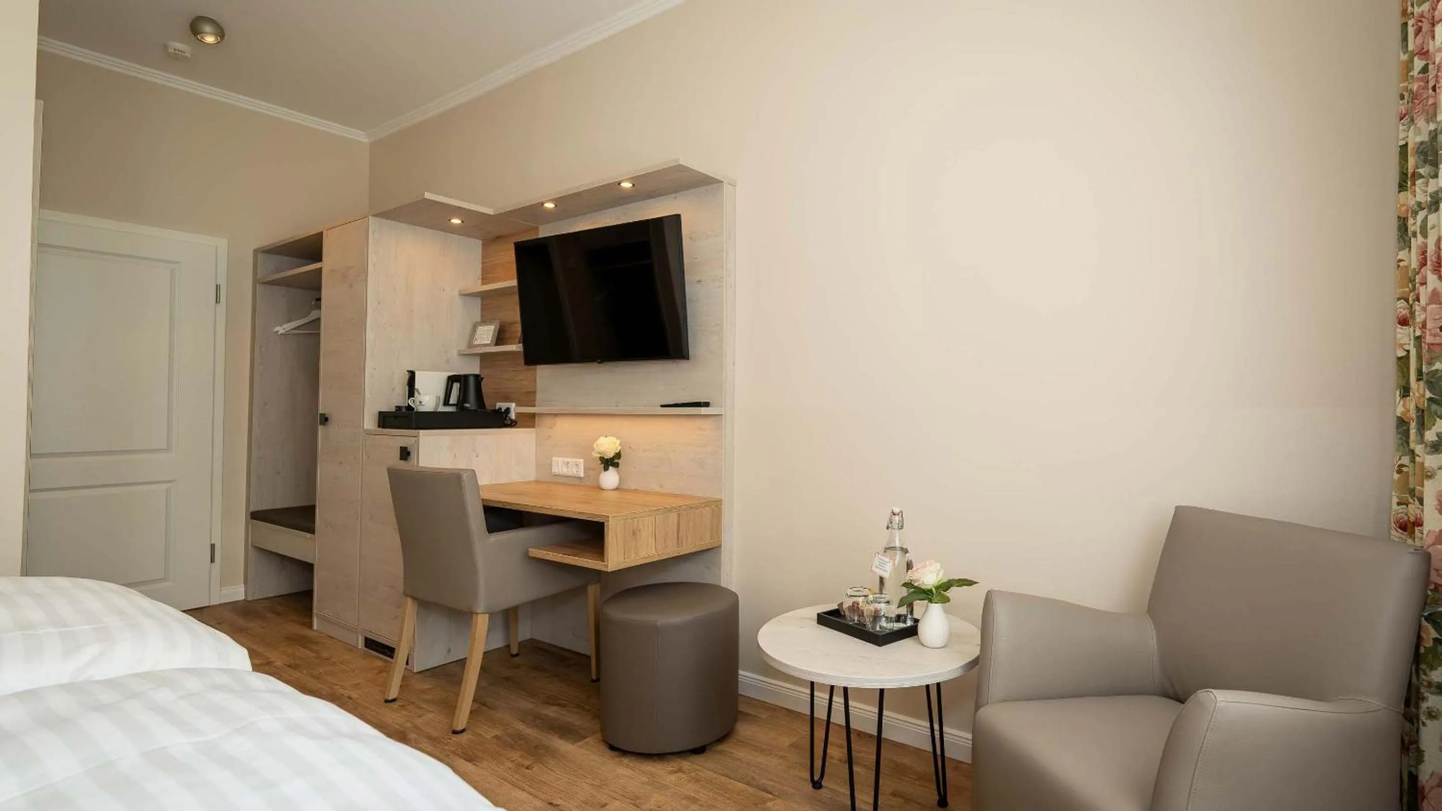 TV and multimedia, Bed in Boutique Hotel Rosengarten Hamburg