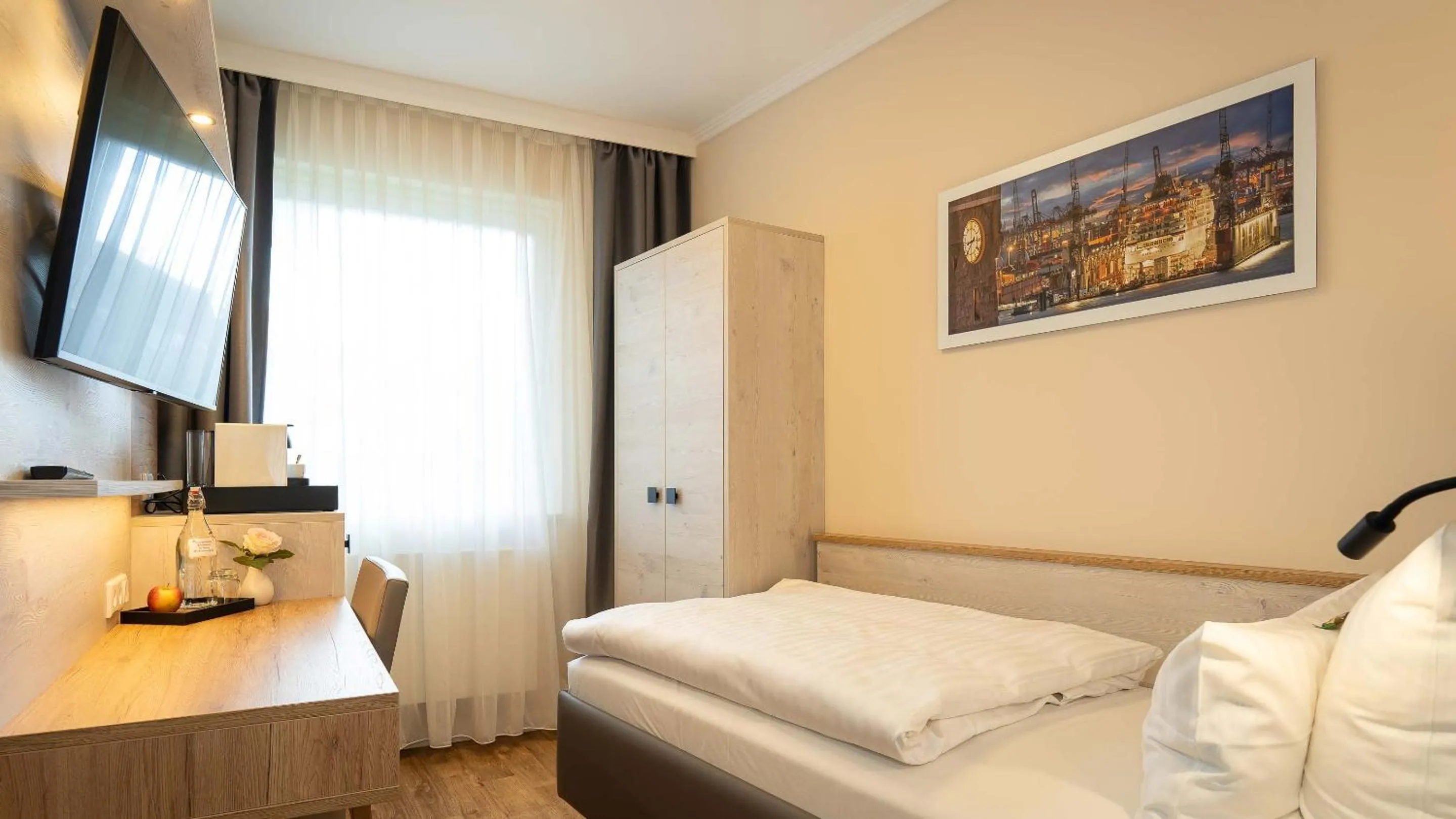 Bed in Boutique Hotel Rosengarten Hamburg