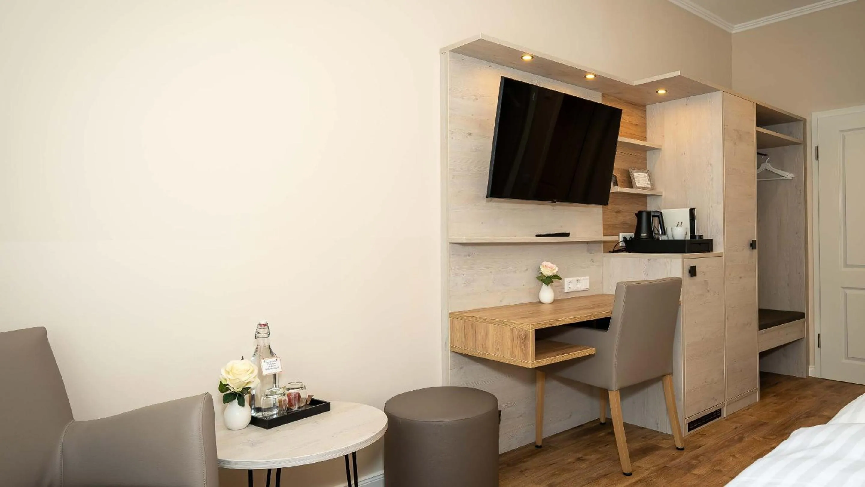 TV and multimedia, Bed in Boutique Hotel Rosengarten Hamburg