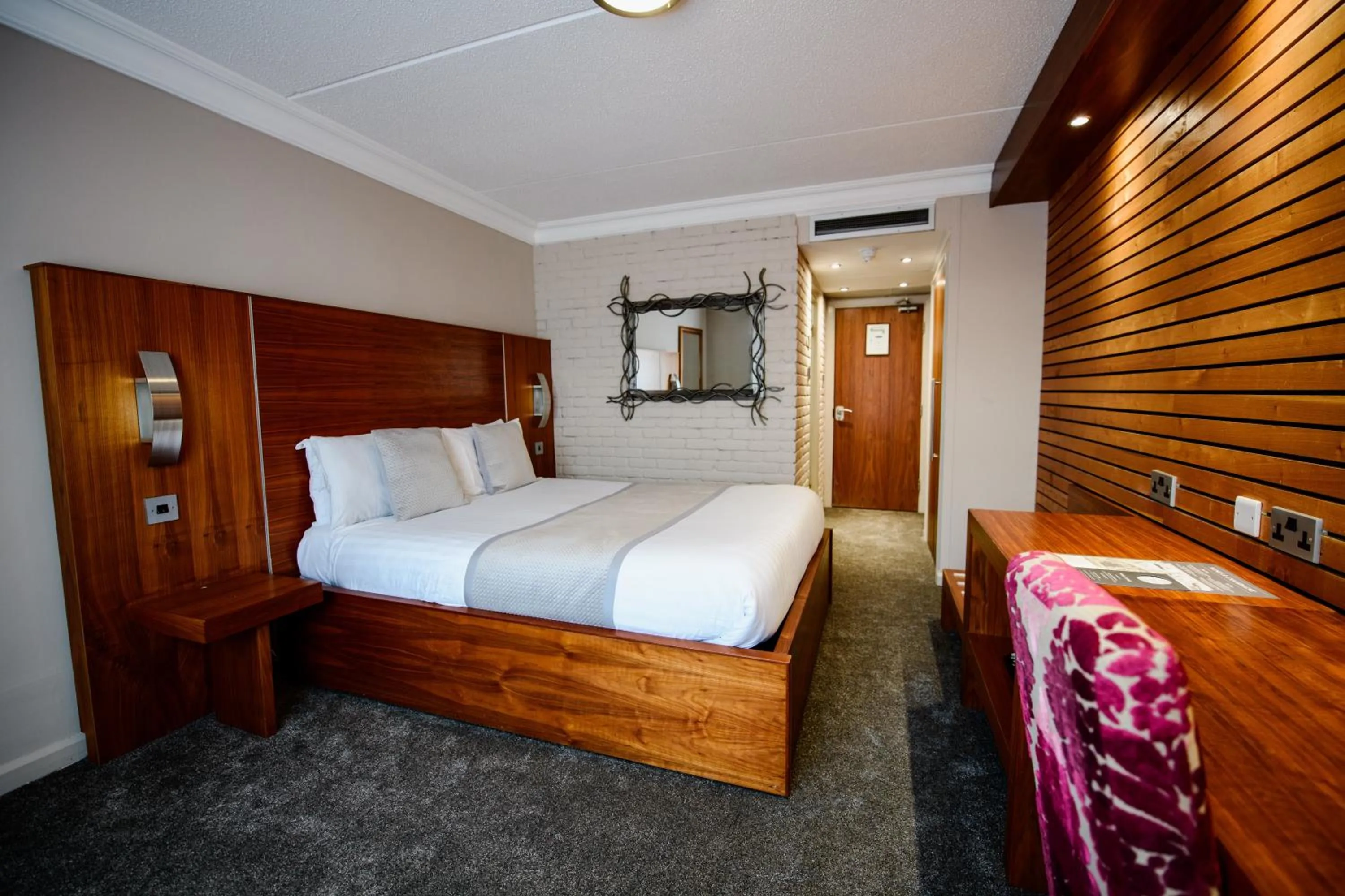 Bed in The Crown Hotel Bawtry-Doncaster