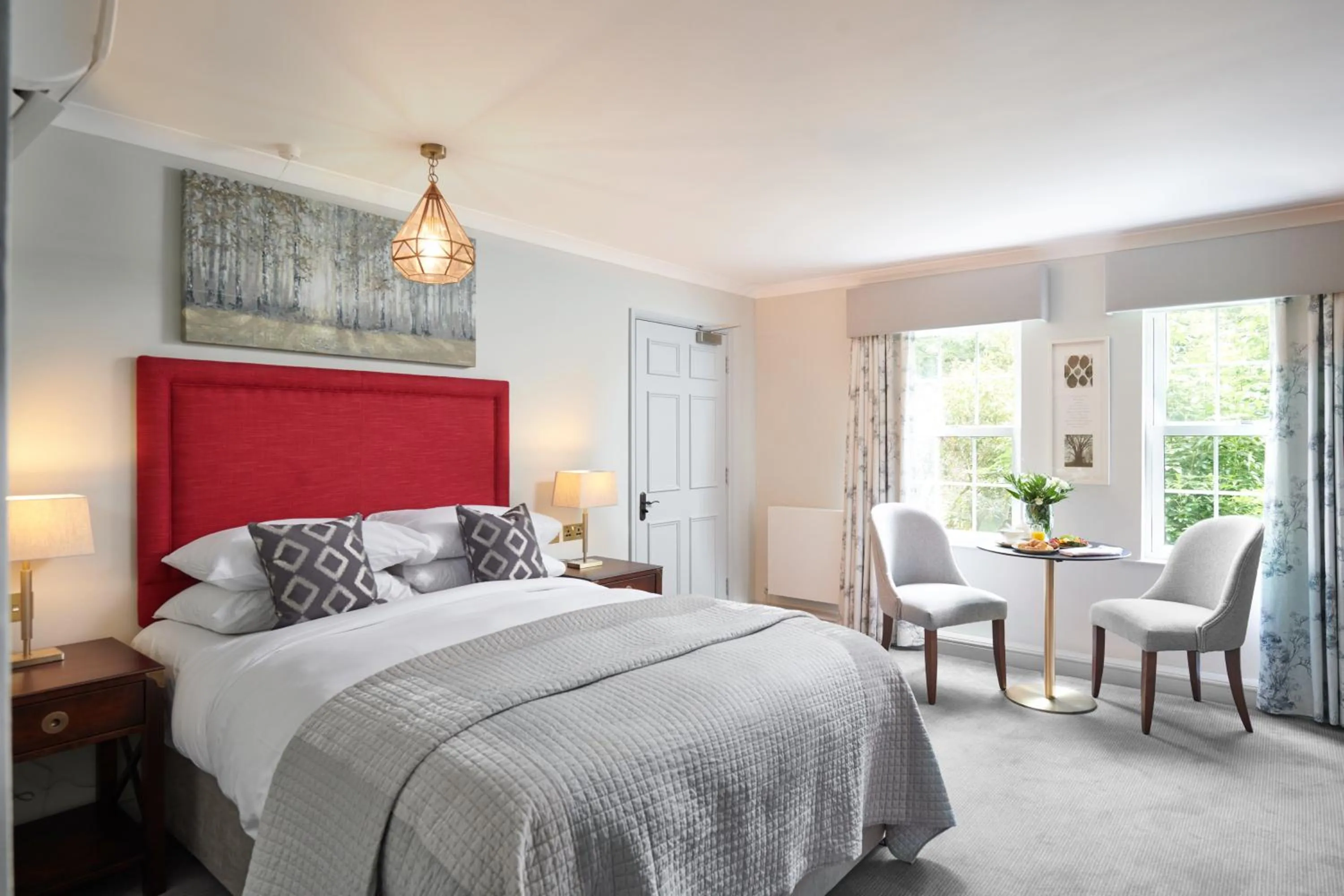 Photo of the whole room, Bed in Burnham Beeches Hotel & Spa