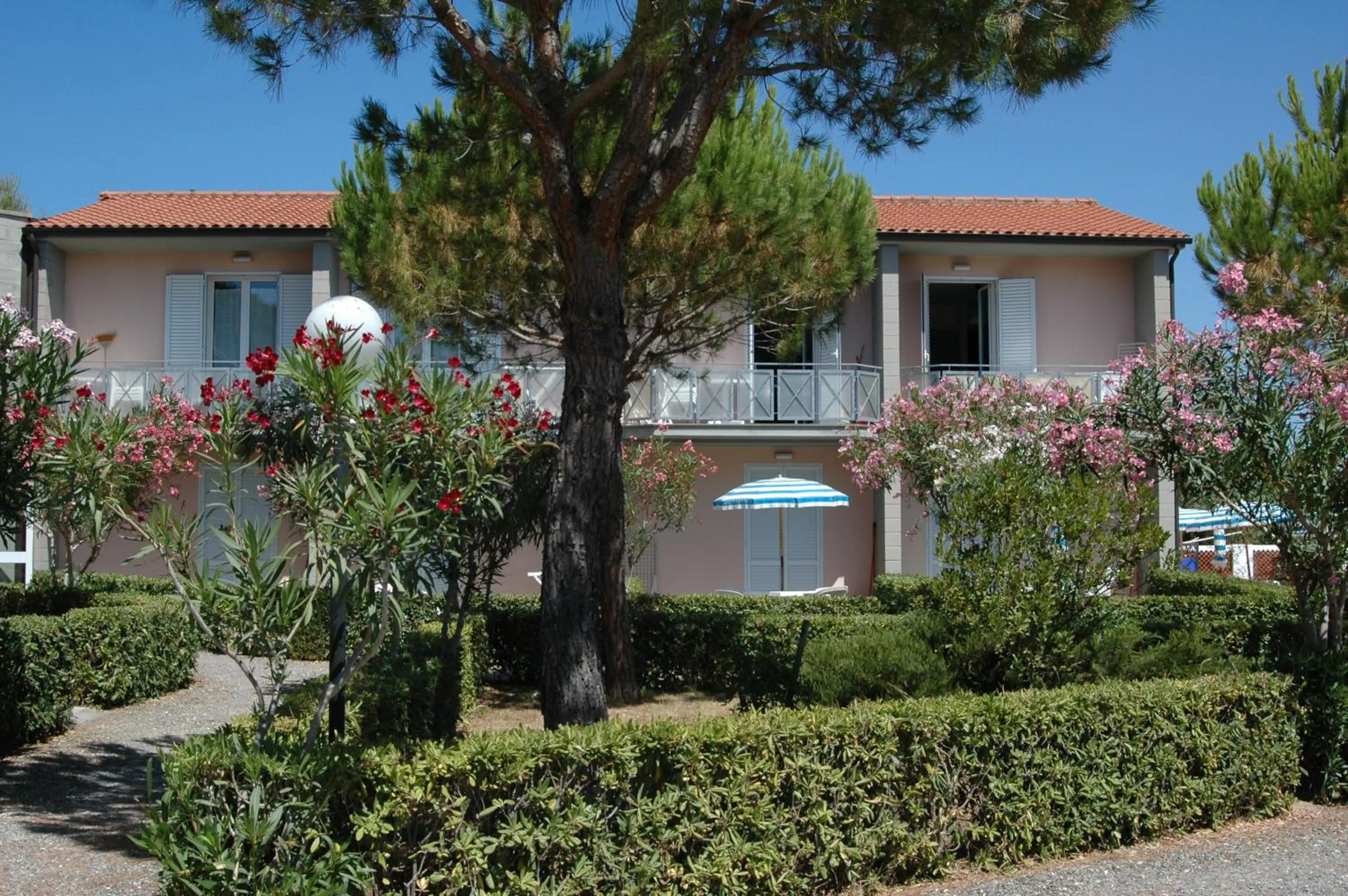 Garden view in Oleandri Suite Hotel