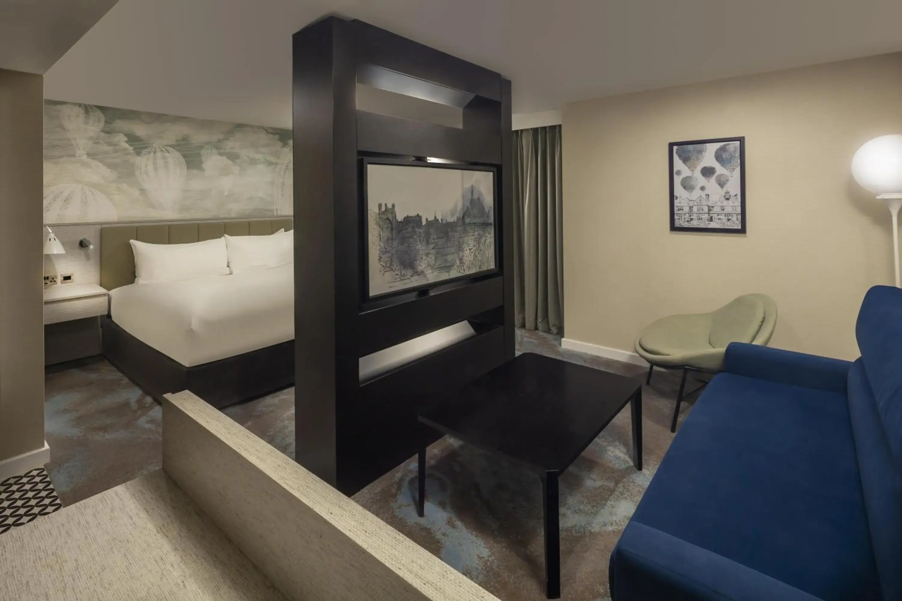 Deluxe Family Room with Sofa Bed in DoubleTree by Hilton Chester Deluxe Family Room with Sofa Bed in DoubleTree by Hilton Chester