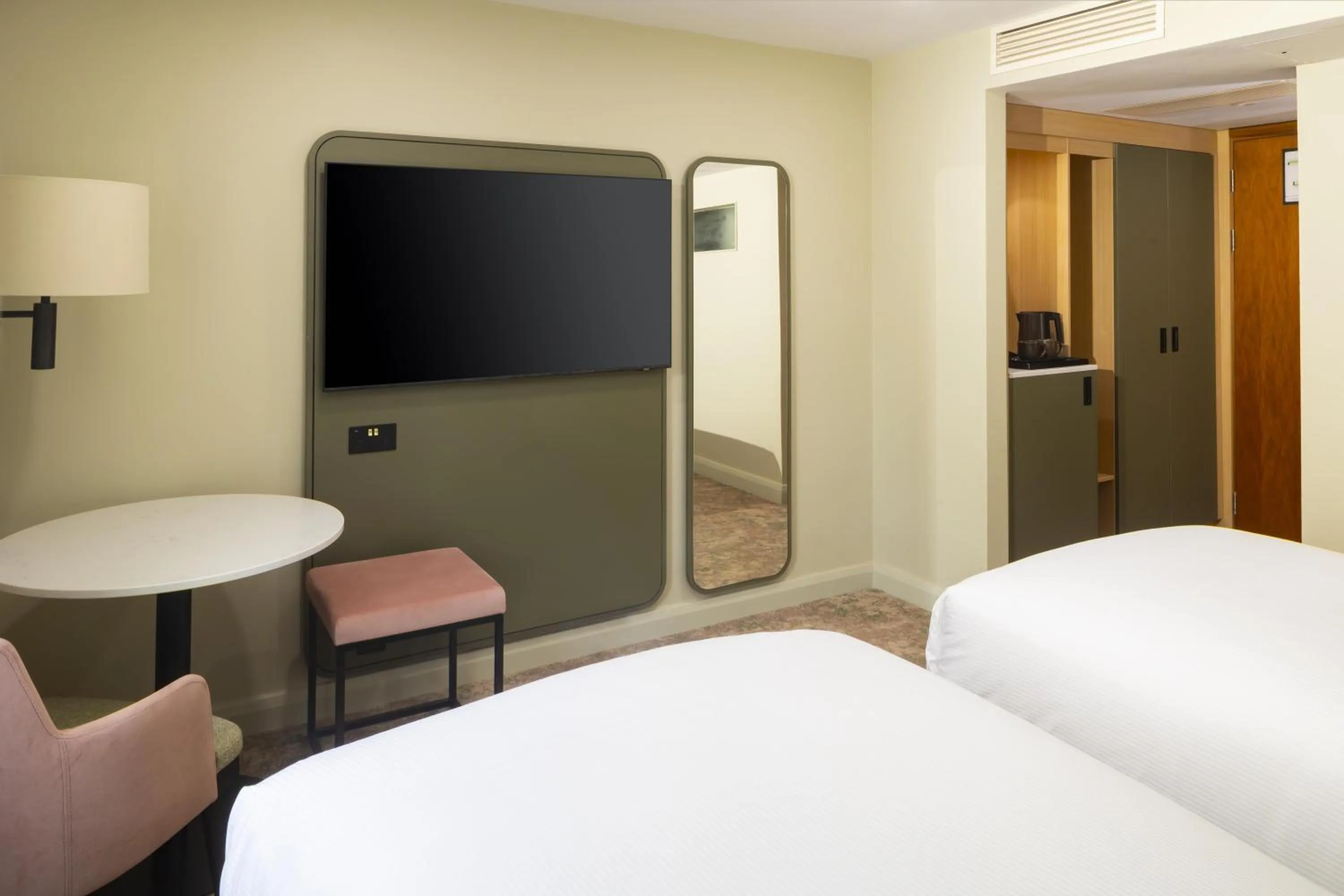 Bed in DoubleTree by Hilton Chester