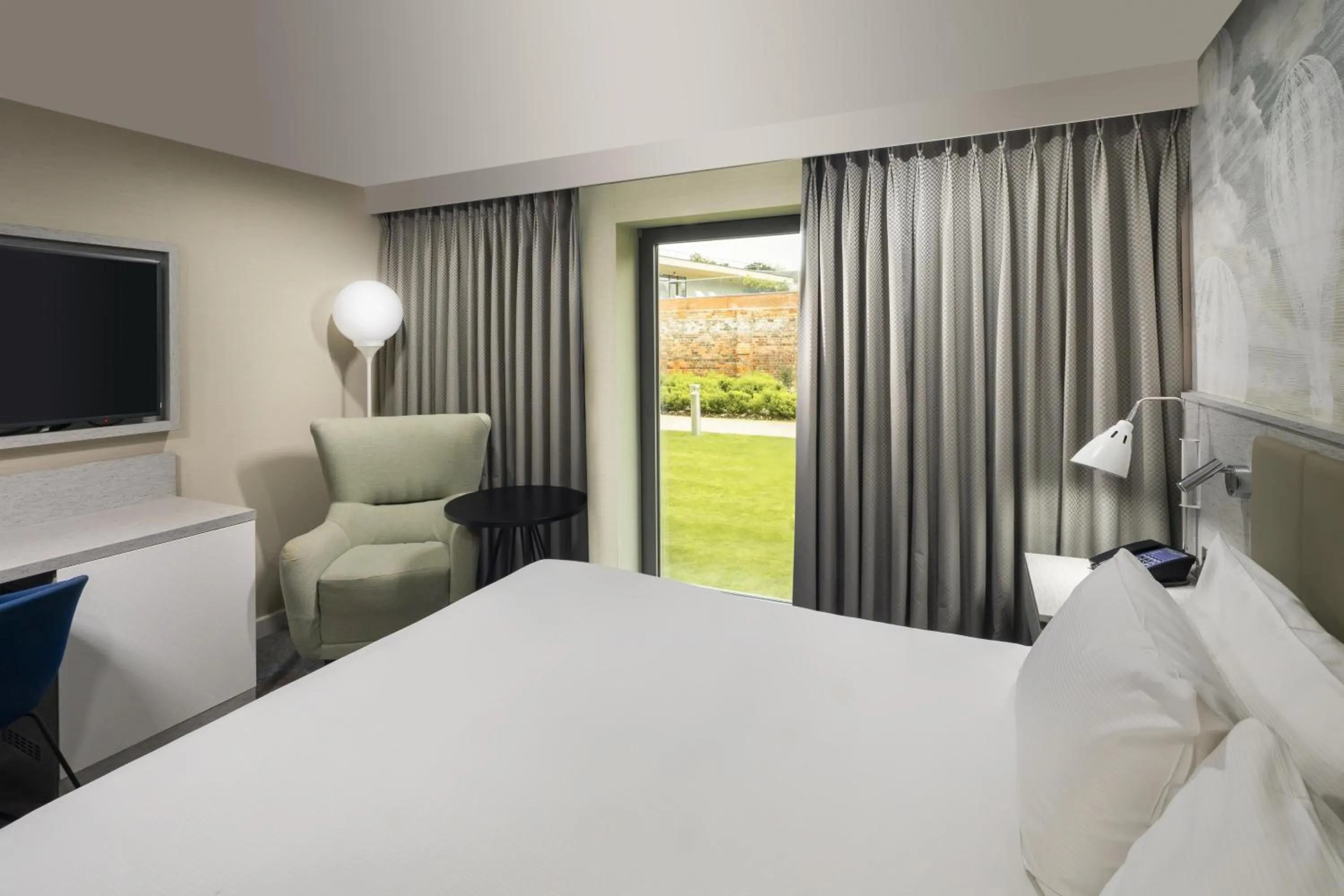 Bed in DoubleTree by Hilton Chester