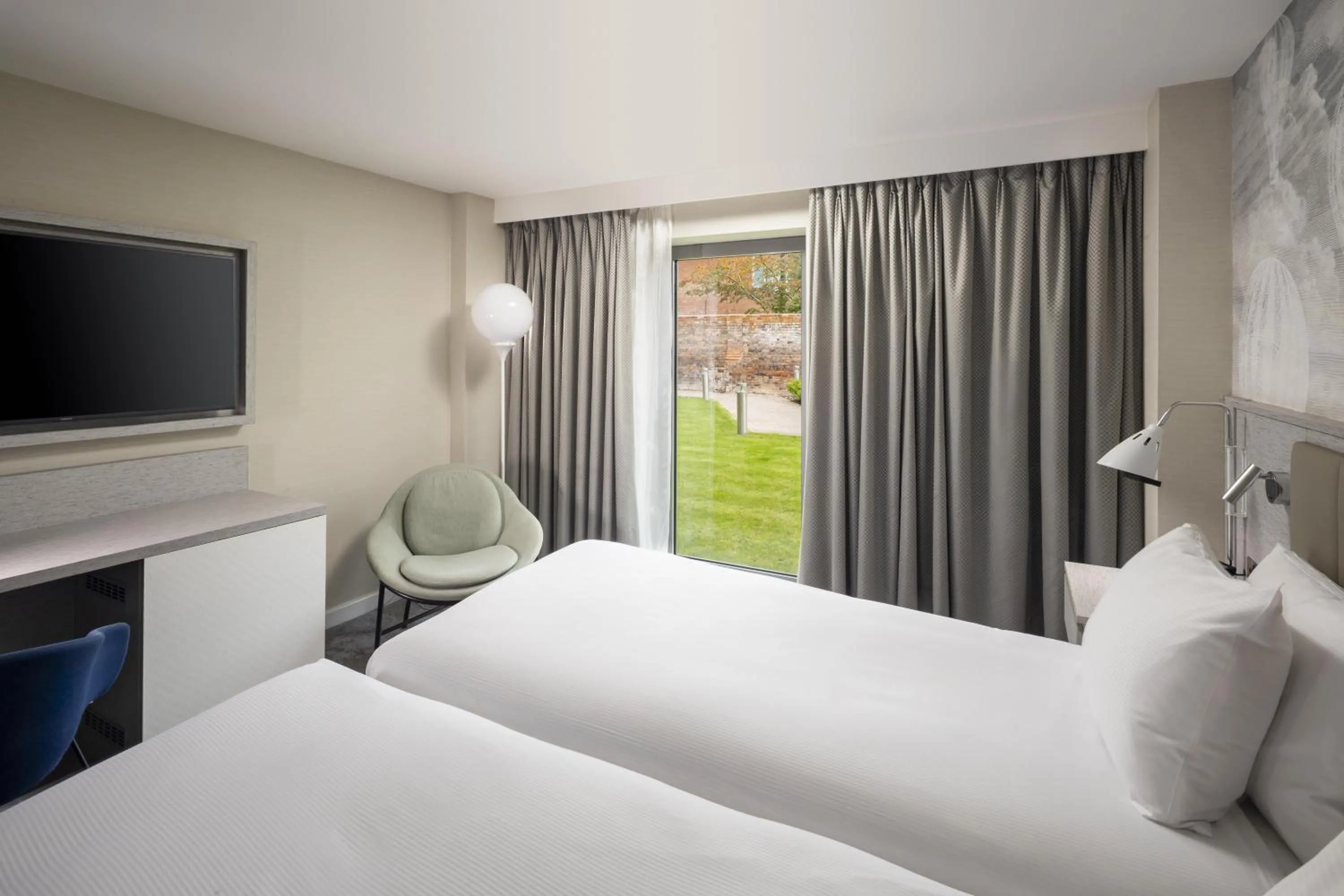 Bed in DoubleTree by Hilton Chester