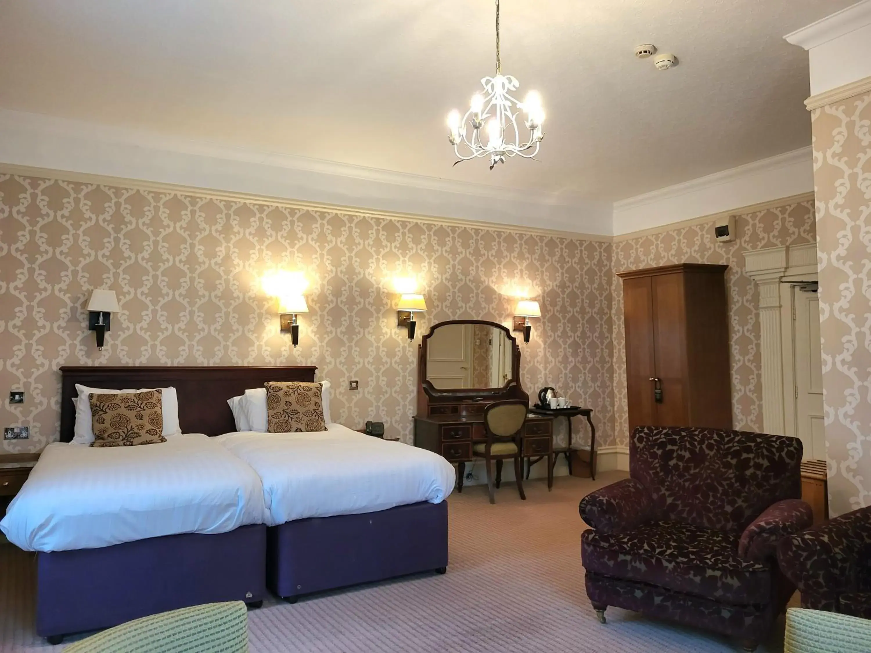 Superior Twin Room in Hall Garth Hotel Darlington, Sure Hotel Collection by BW Superior Twin Room in Hall Garth Hotel Darlington, Sure Hotel Collection by BW