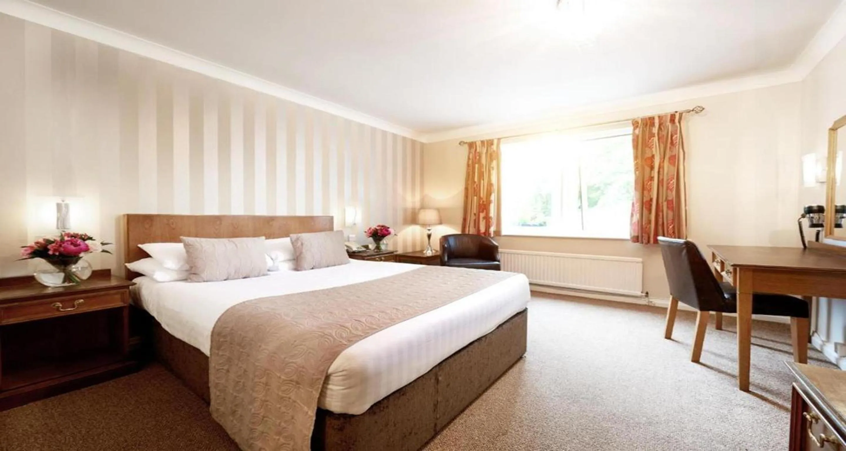 Golfcourse, Bed in The Old Golf House Sure Hotel Collection by Best Western