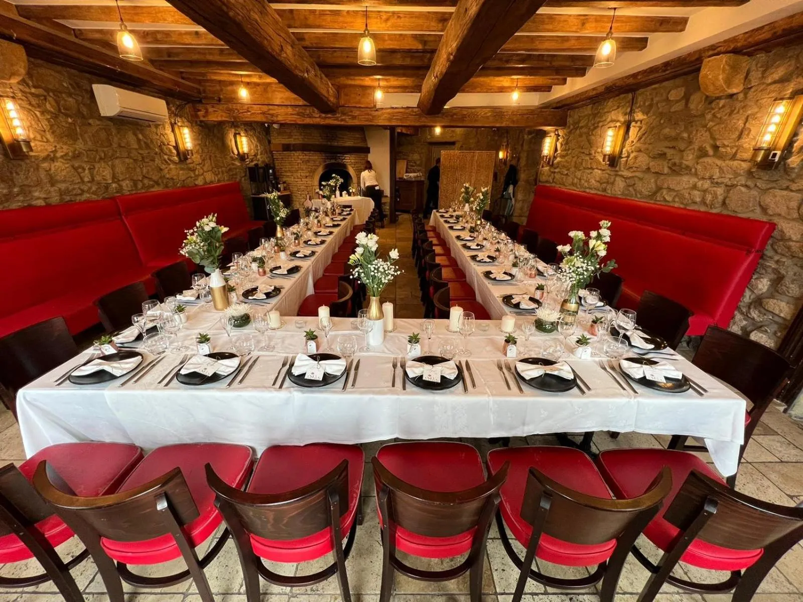 Restaurant/places to eat in Aux Prisons de Montagny