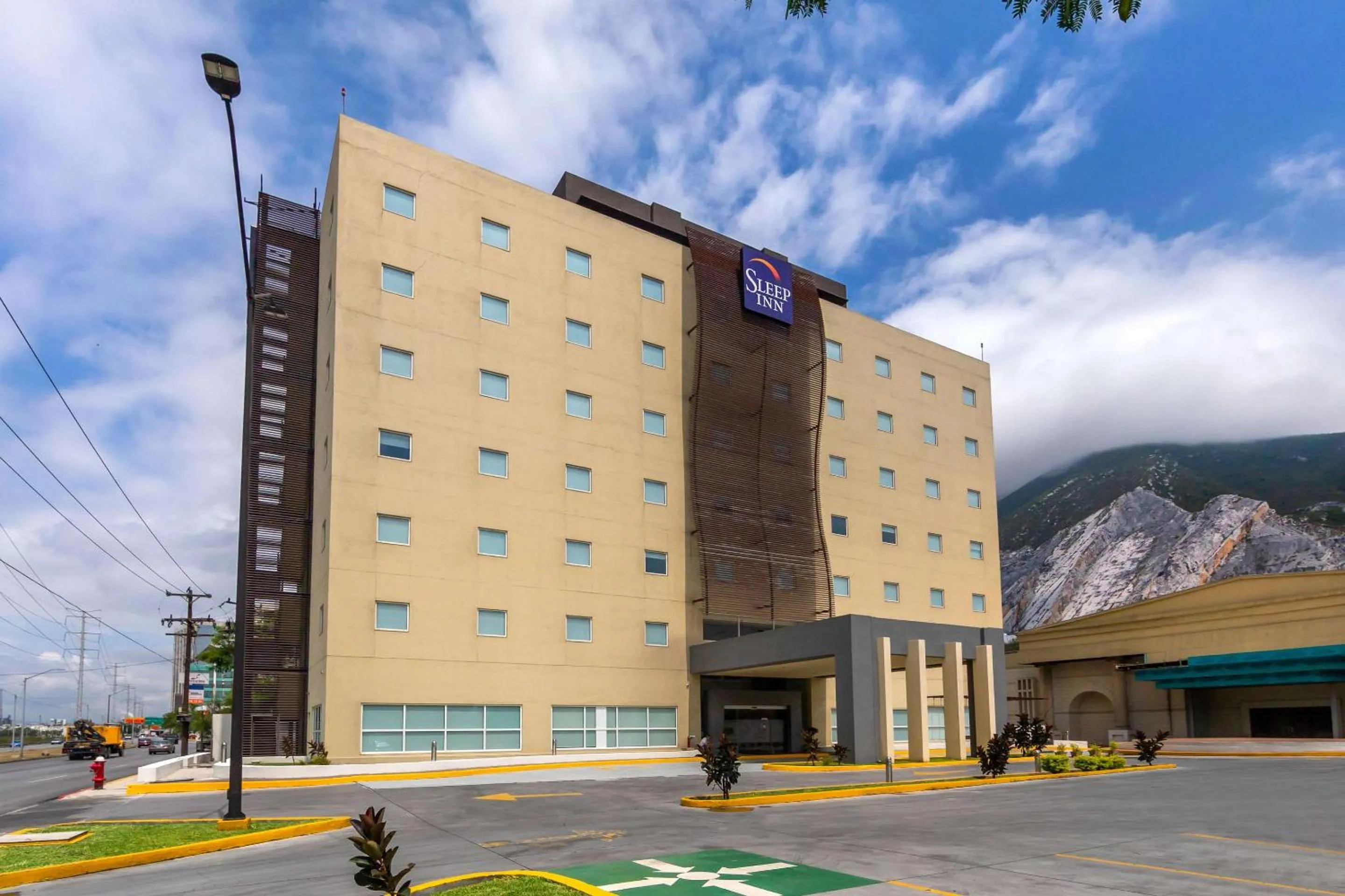 Property building in Sleep Inn Monterrey San Pedro