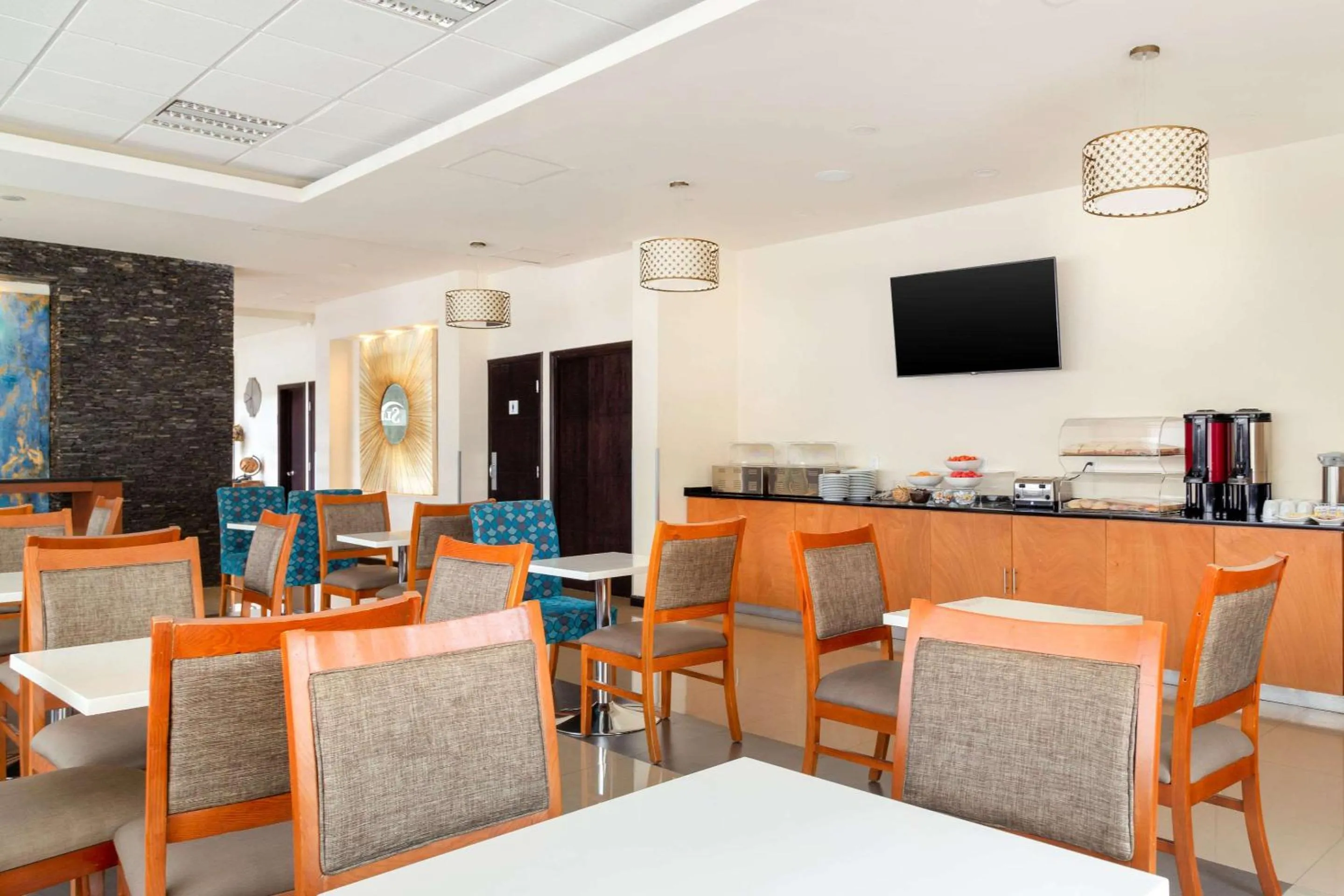 Breakfast in Sleep Inn Monterrey San Pedro