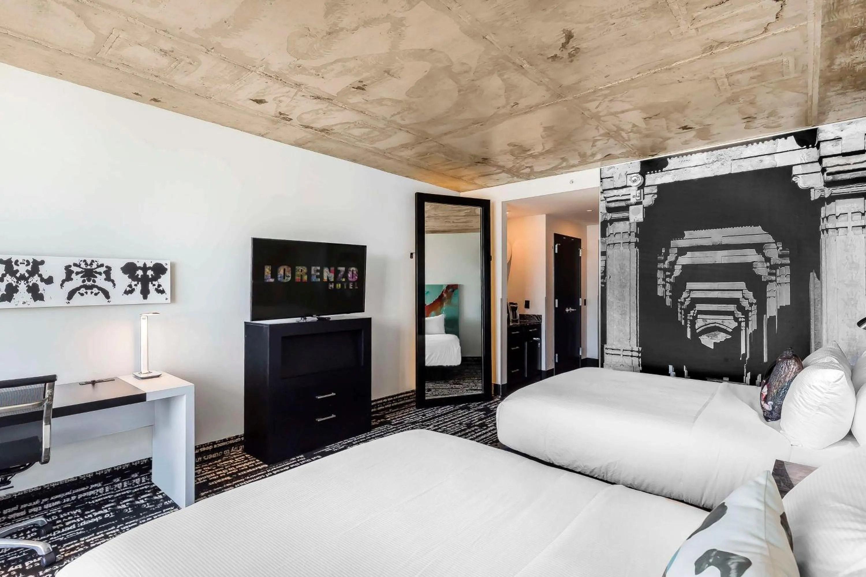 Bed in Lorenzo Hotel Dallas, Tapestry Collection by Hilton