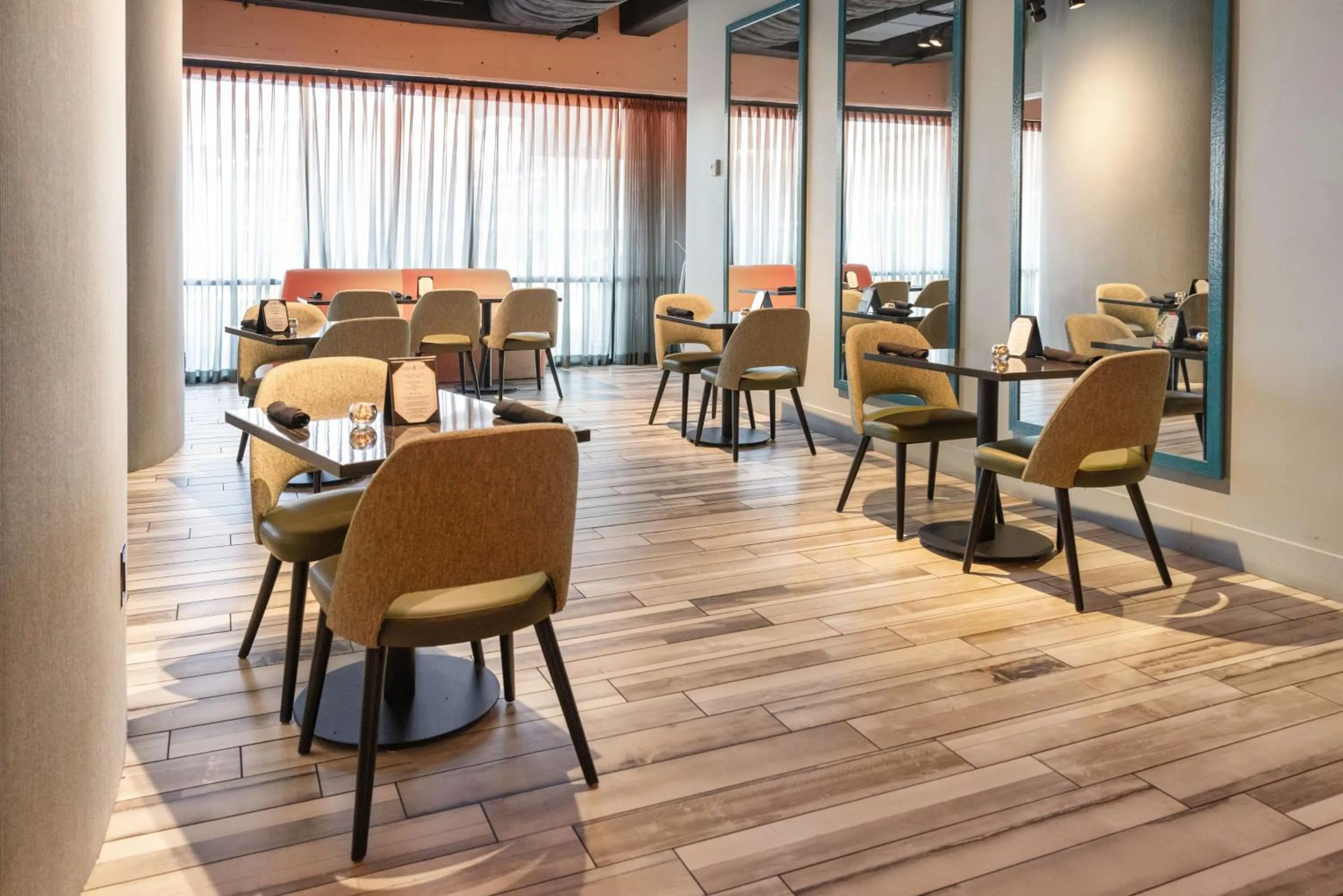 Restaurant/places to eat in Lorenzo Hotel Dallas, Tapestry Collection by Hilton