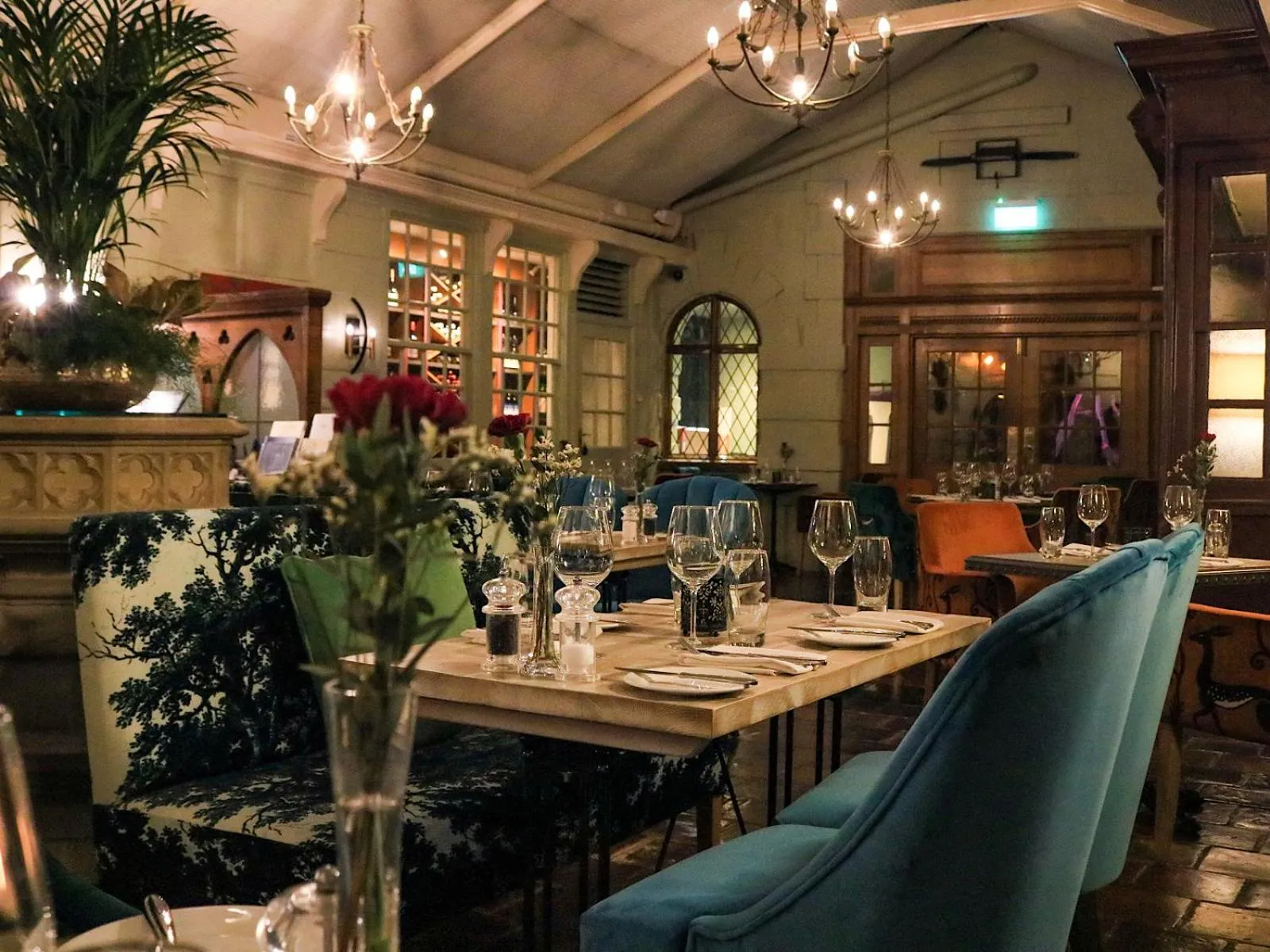 Restaurant/places to eat in The Maids Head Hotel