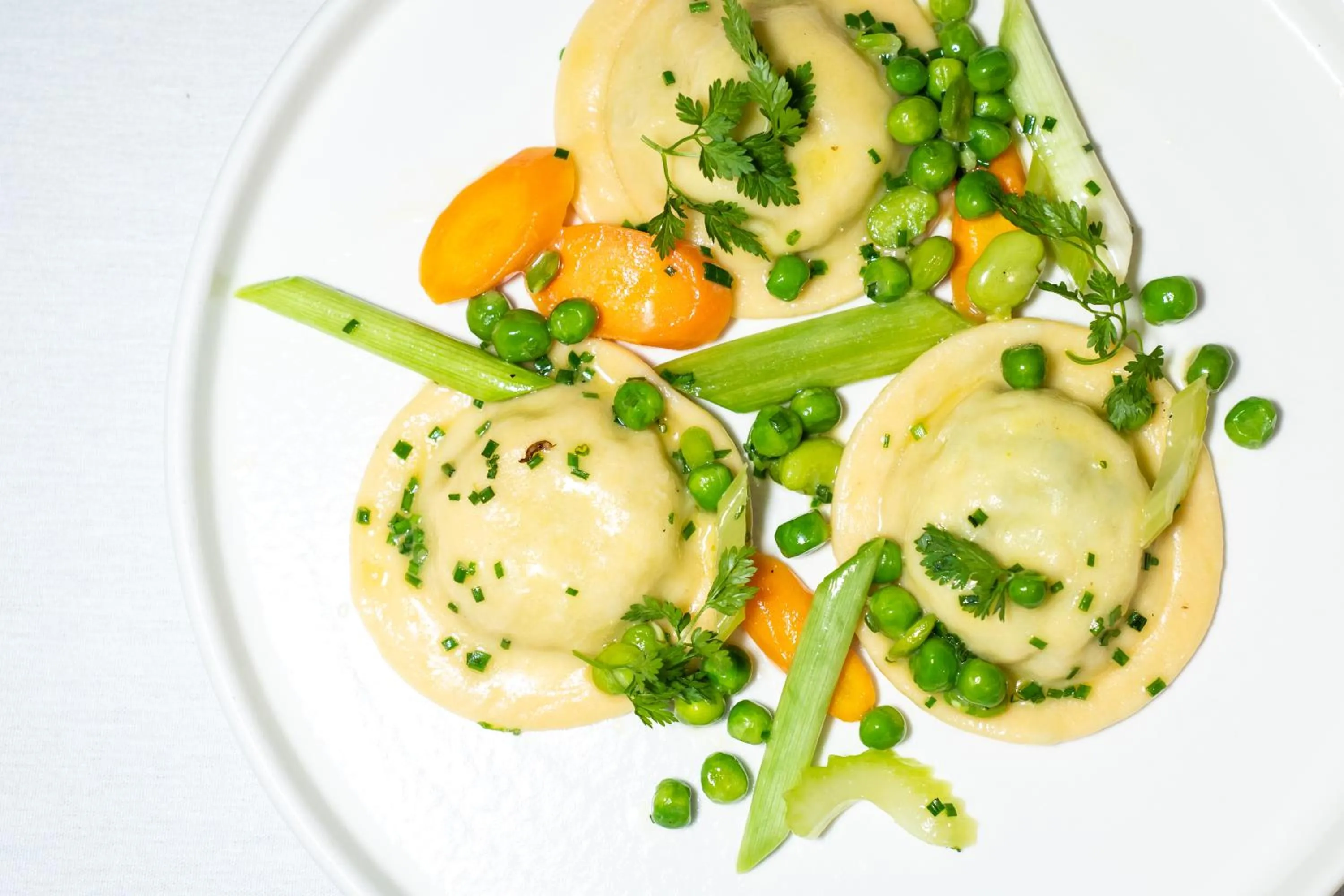 Restaurant/places to eat in The Maids Head Hotel