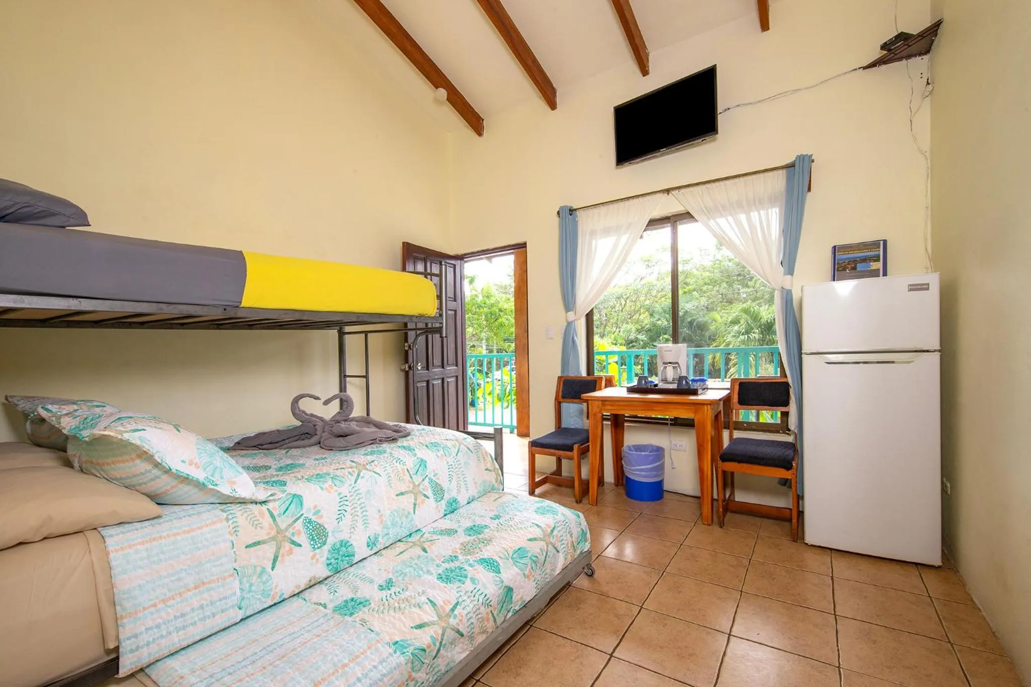 TV and multimedia, Bed in Hotel Diversion Tropical