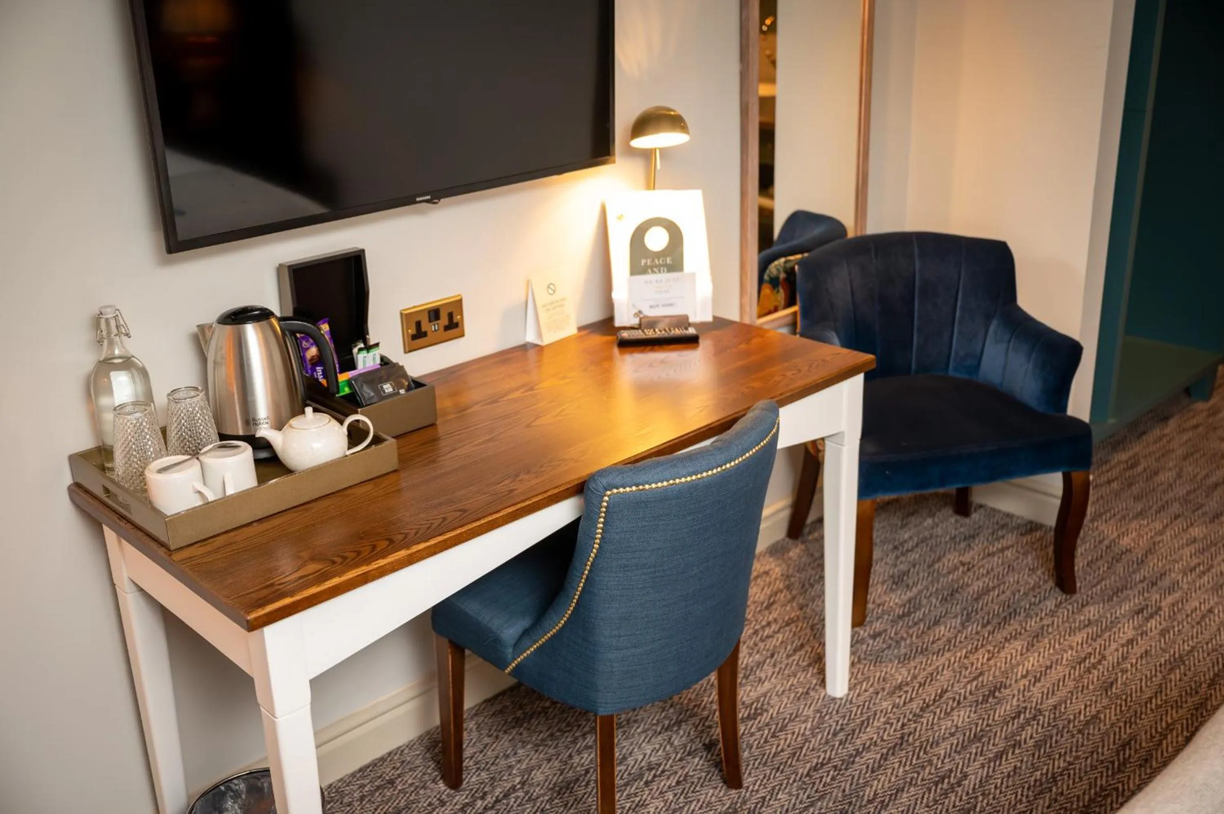 Coffee/tea facilities in Green Man by Chef & Brewer Collection