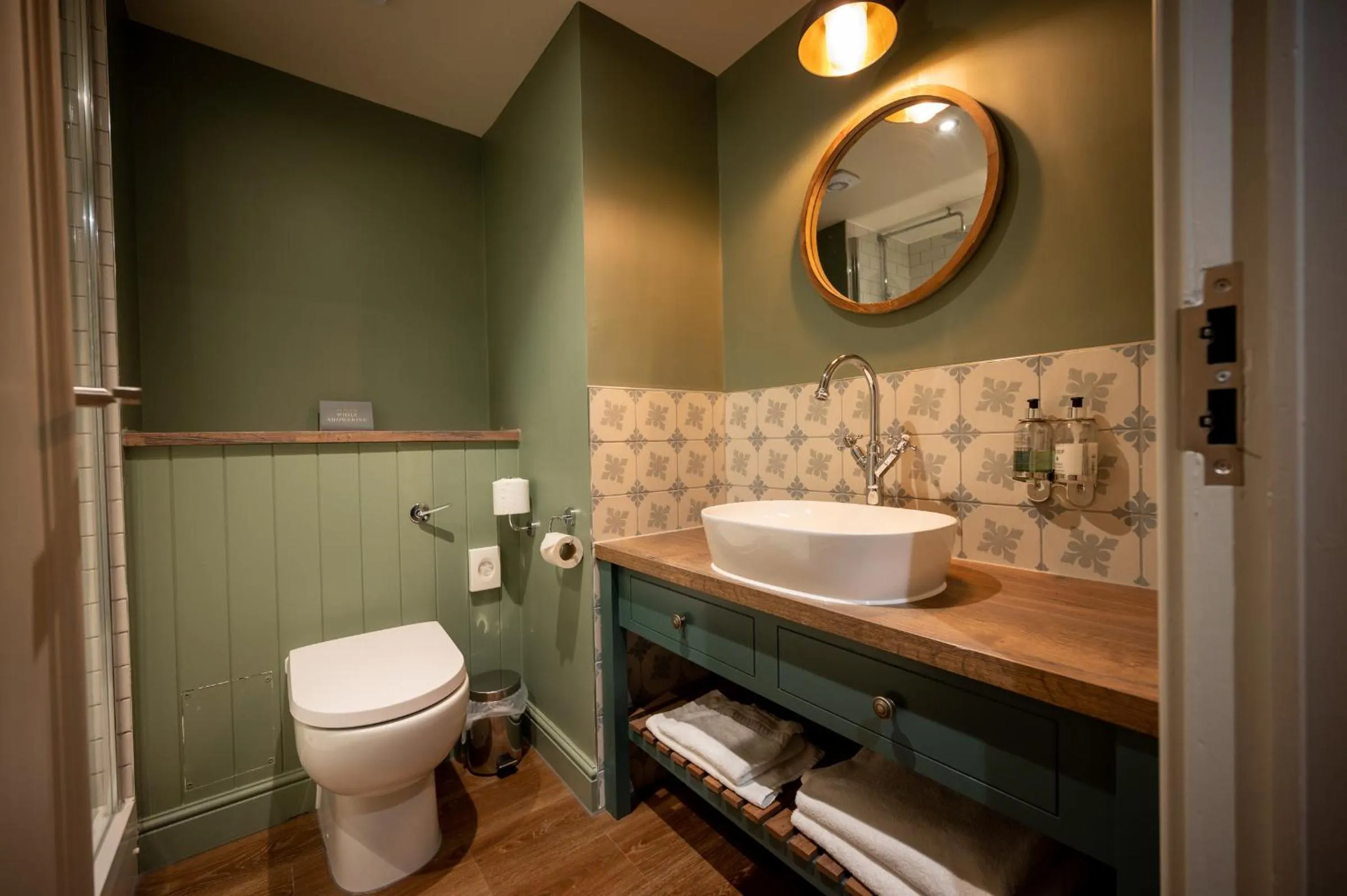 Toilet in Green Man by Chef & Brewer Collection