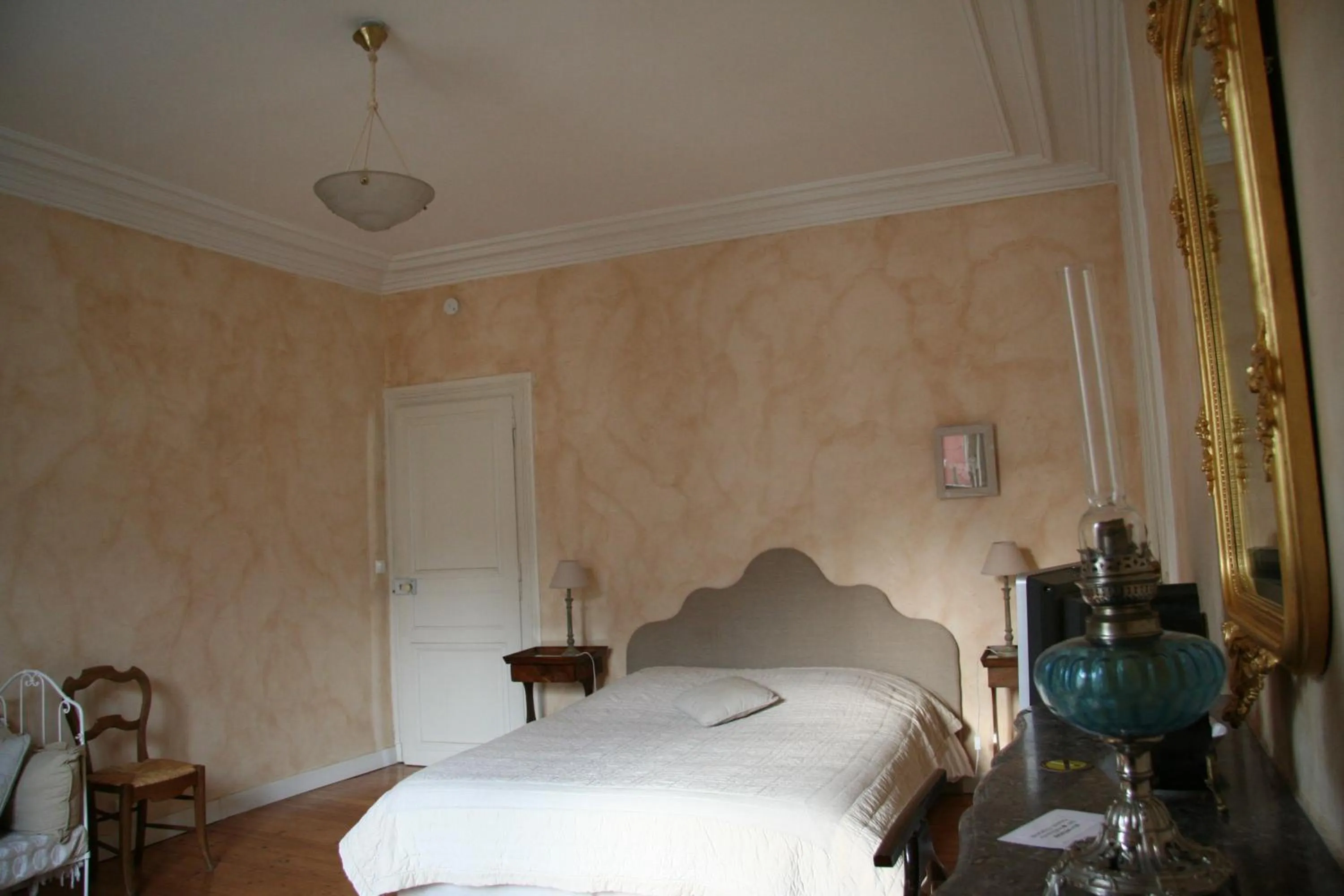 Photo of the whole room, Bed in Chambres d'hôtes Le Clos d'Hauteville