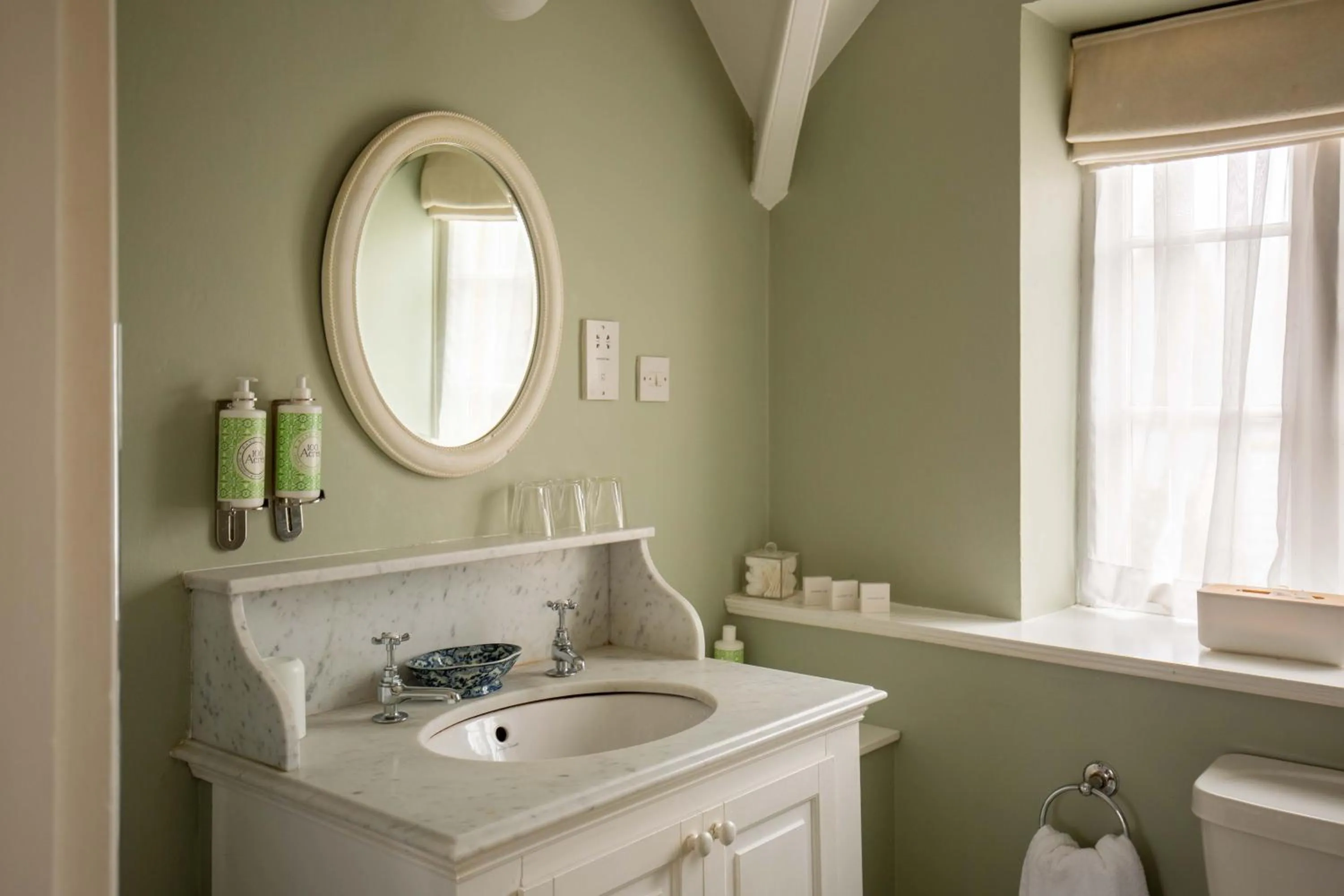 Bathroom in Goodwood Cottage