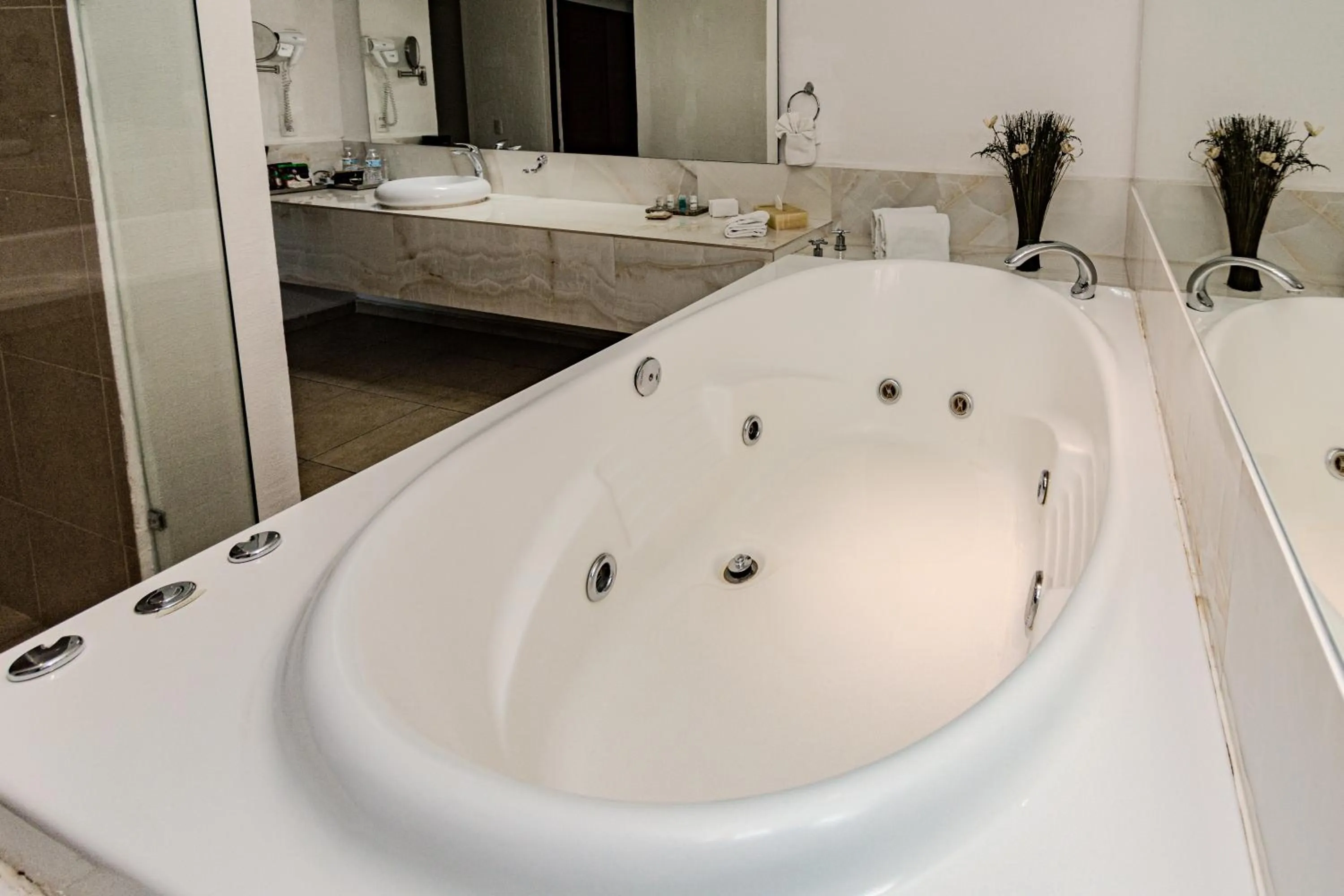 Bathroom in Radisson Hotel Cuernavaca