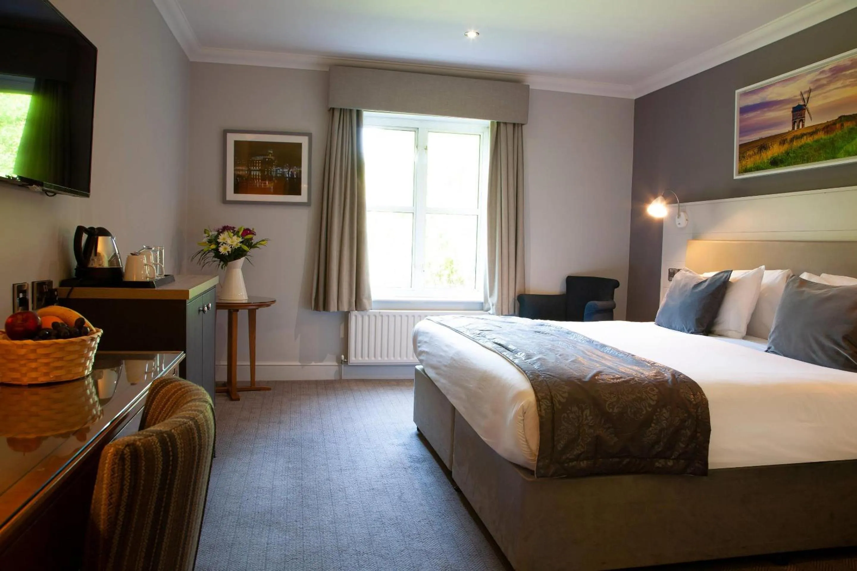 Bedroom, Bed in Clarion Hotel Charlecote Pheasant