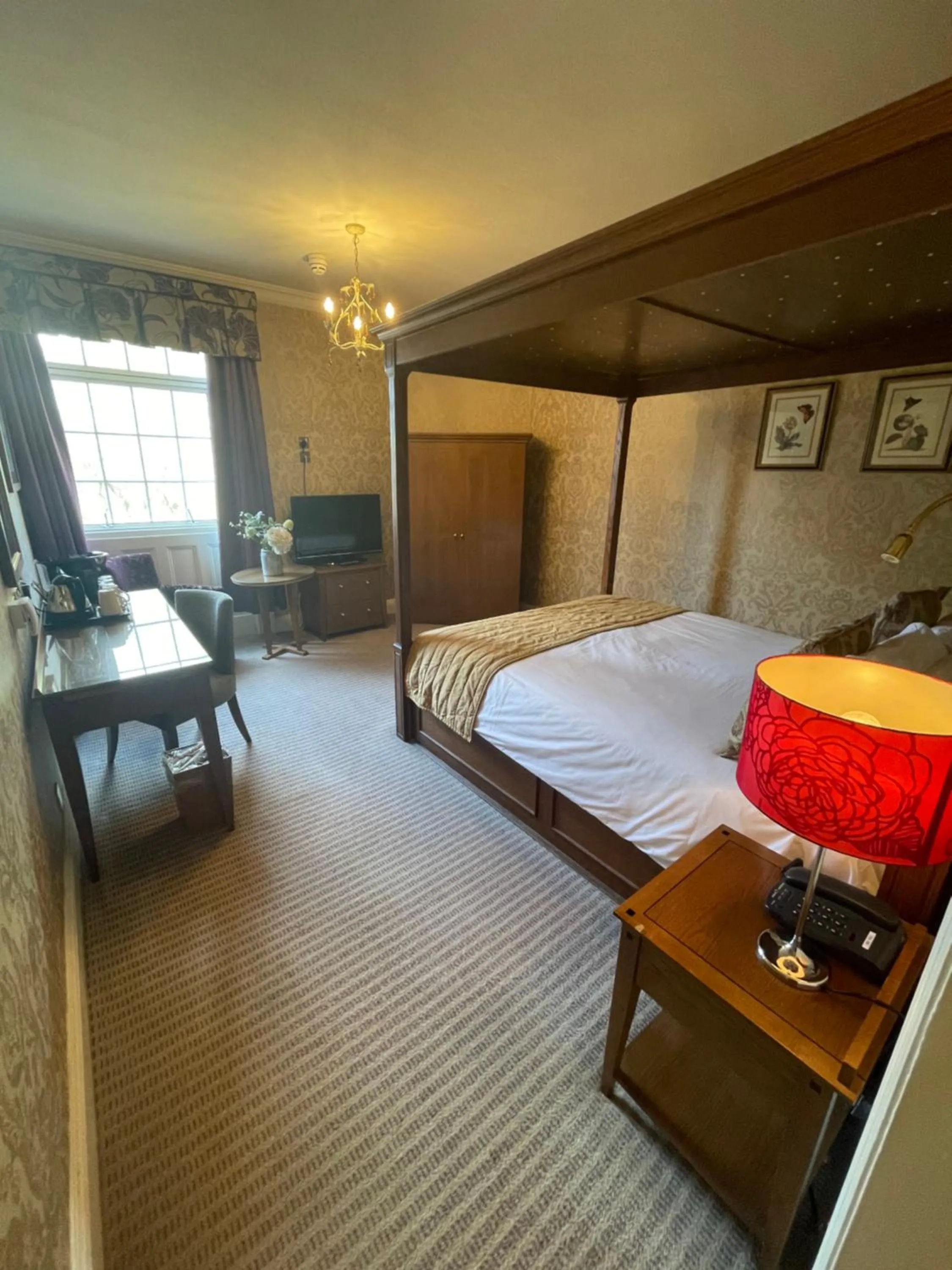 Bedroom, Bed in Clarion Hotel Charlecote Pheasant