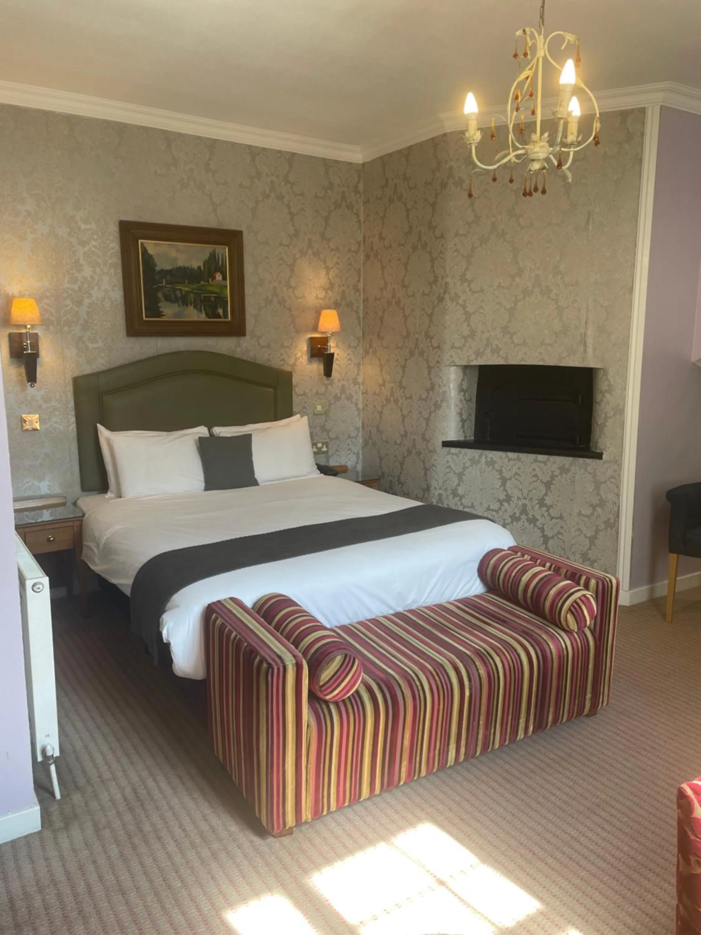 Bedroom, Bed in Clarion Hotel Charlecote Pheasant