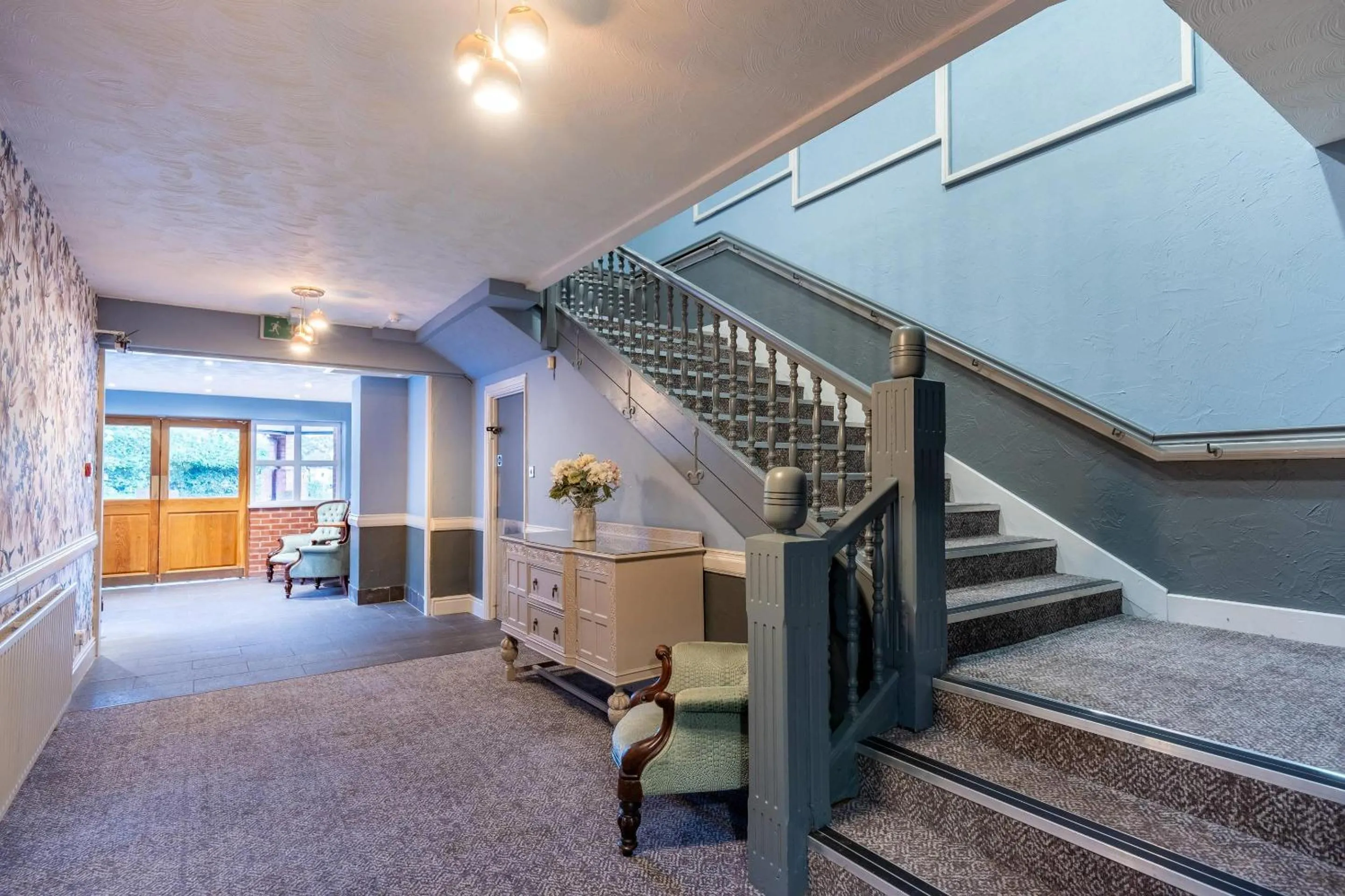 Lobby or reception in Clarion Hotel Charlecote Pheasant