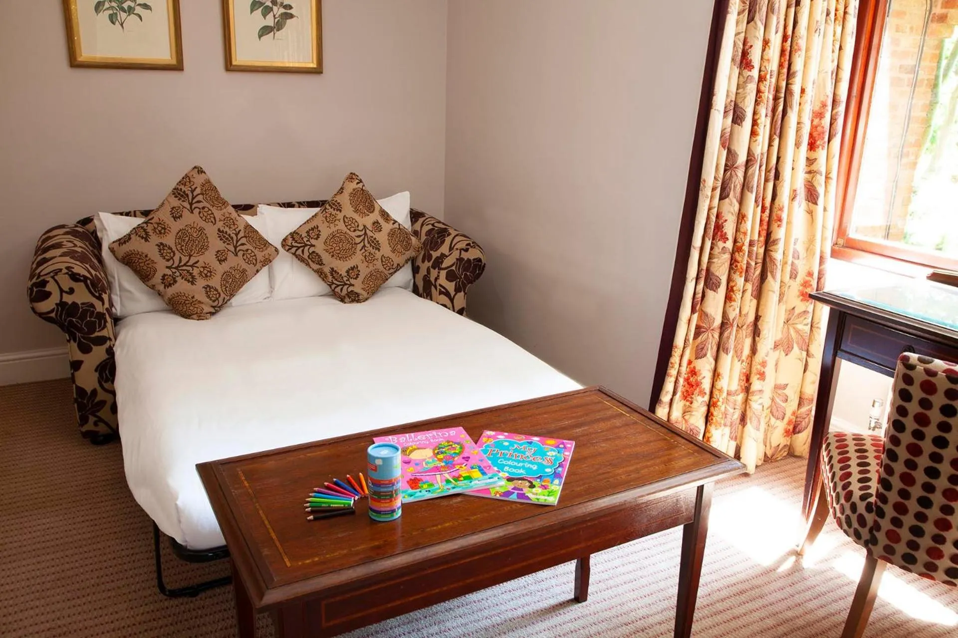 Bedroom, Bed in Clarion Hotel Charlecote Pheasant