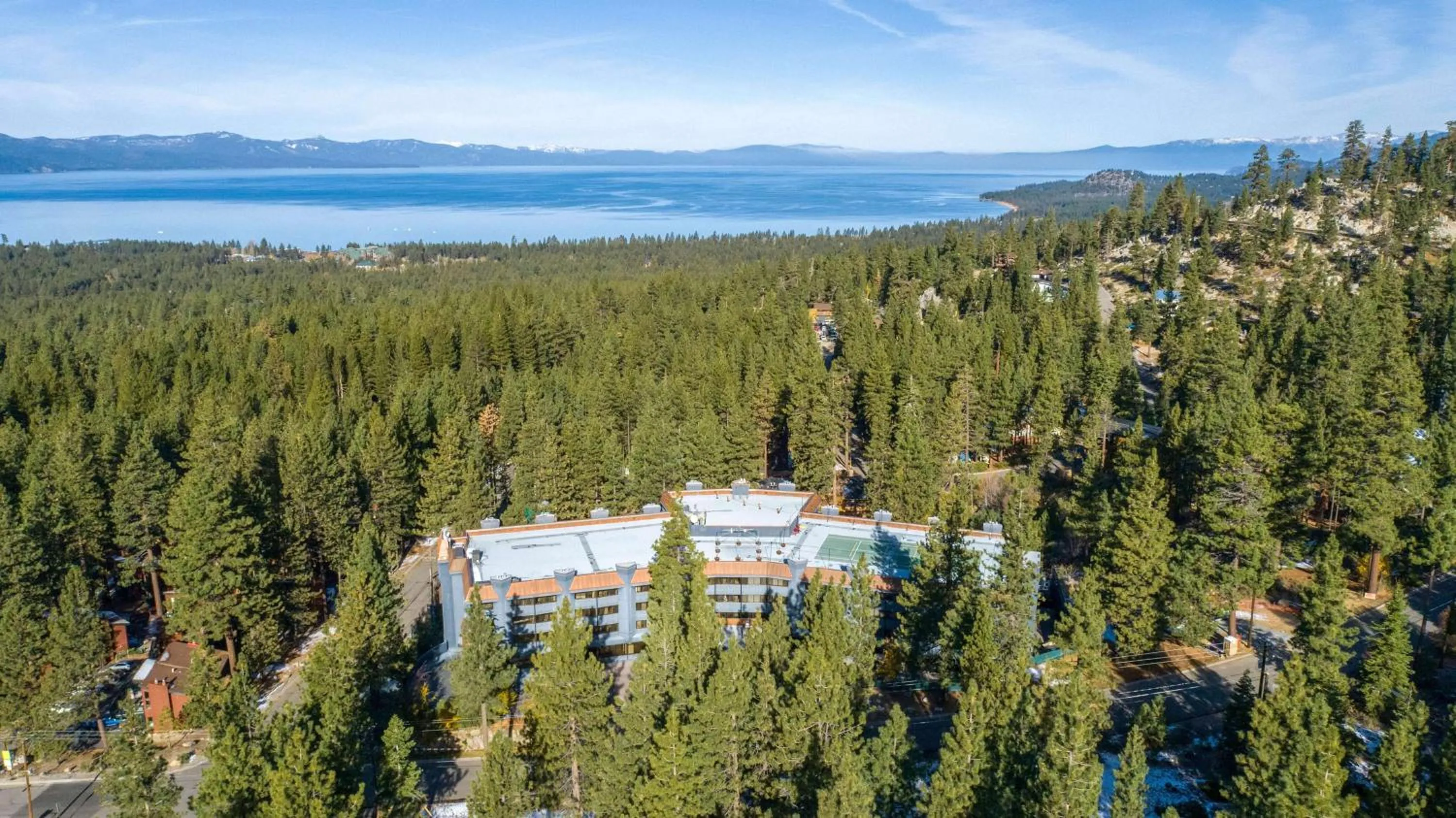Property building in Hilton Vacation Club Tahoe Seasons Lake Tahoe