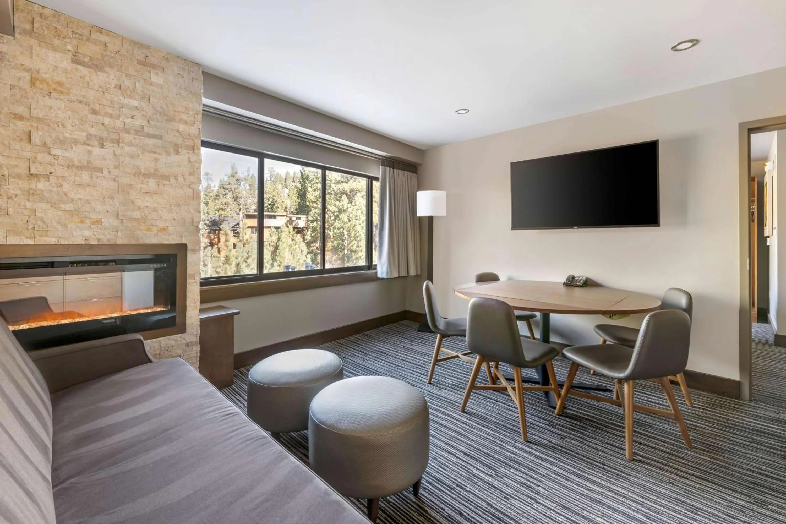 Living room in Hilton Vacation Club Tahoe Seasons Lake Tahoe