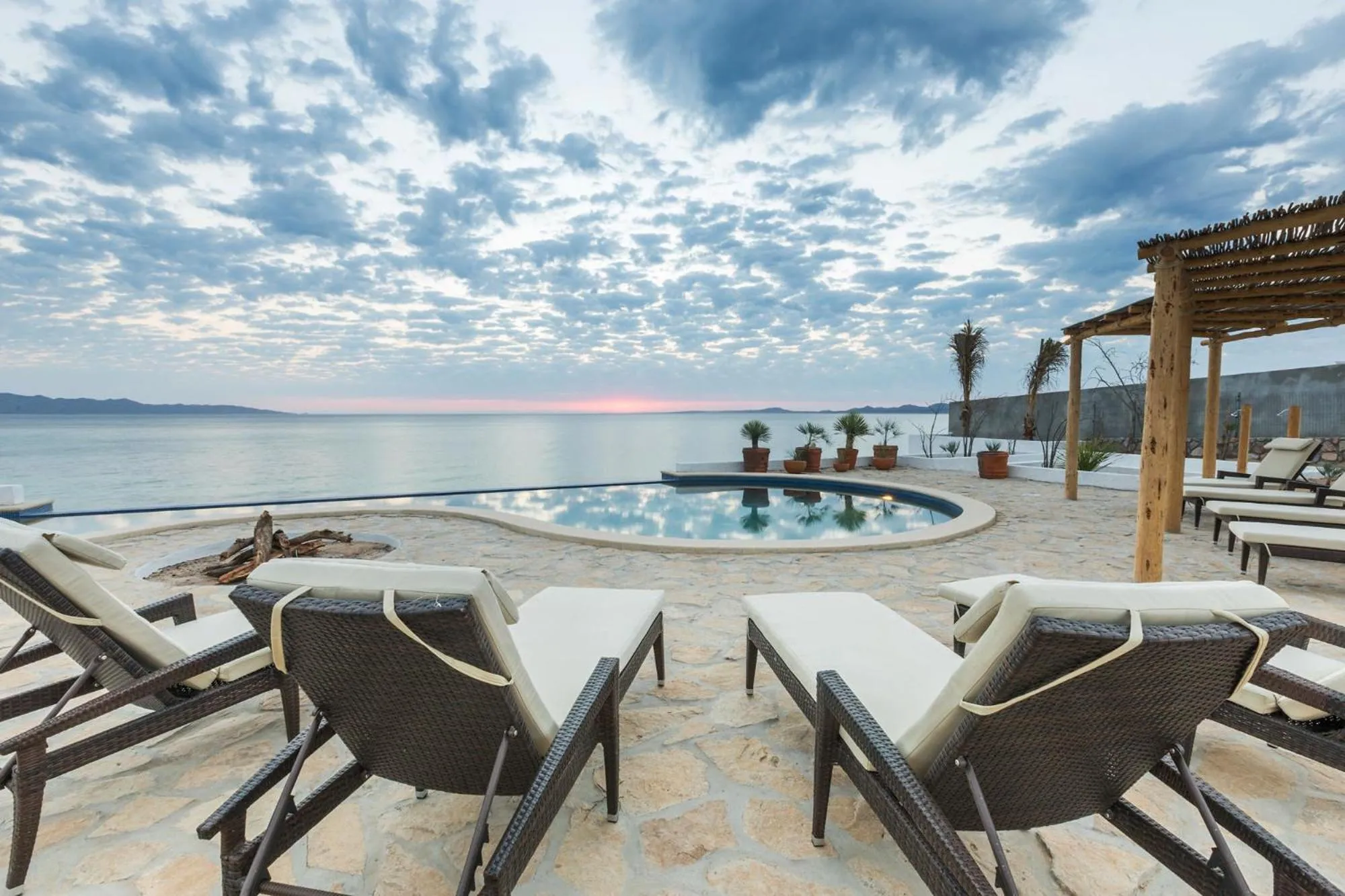 Property building in Hotel Boutique Casa Tara