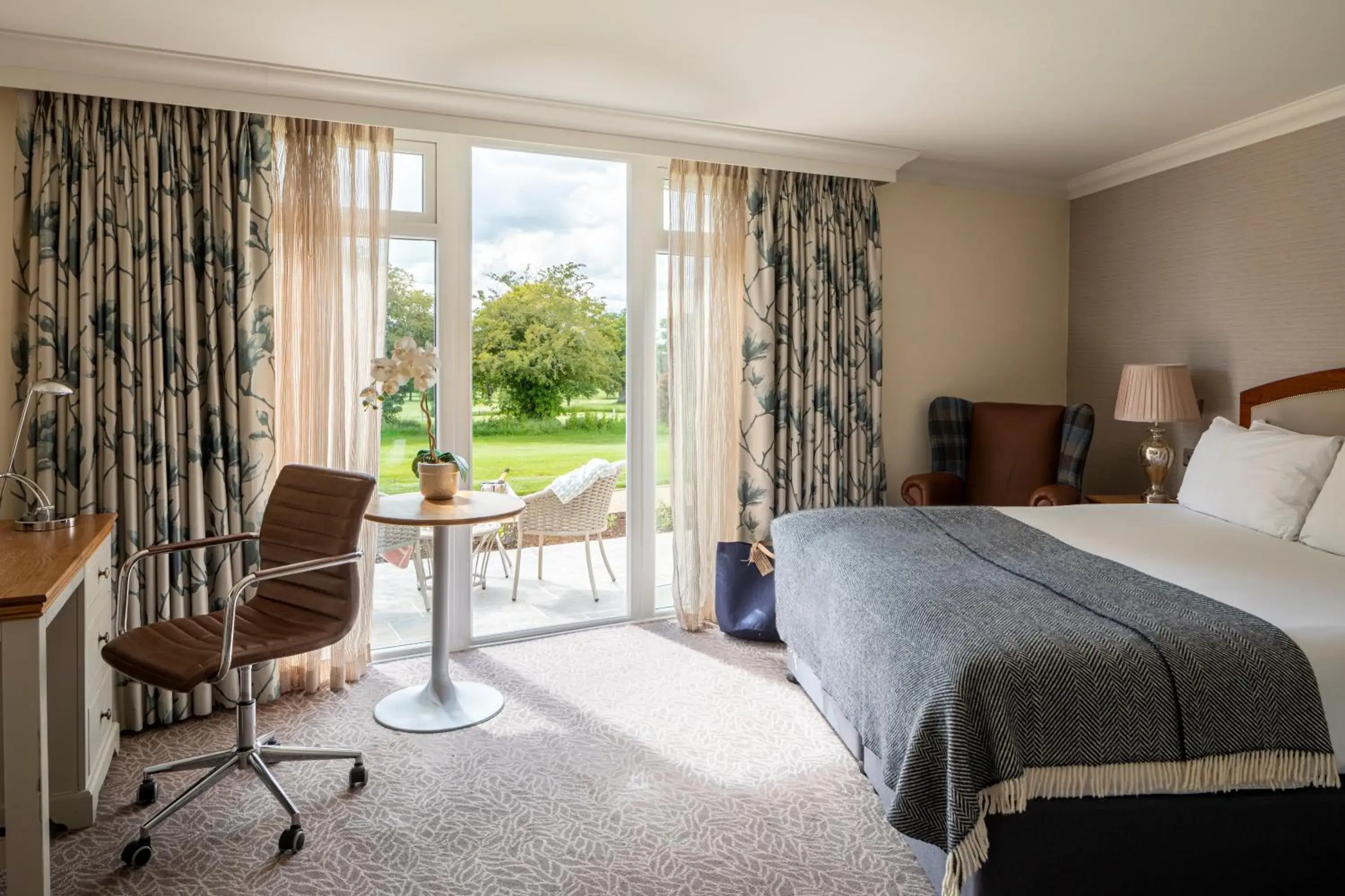Superior Double or Twin Room with Terrace in Tewkesbury Park Superior Double or Twin Room with Terrace in Tewkesbury Park