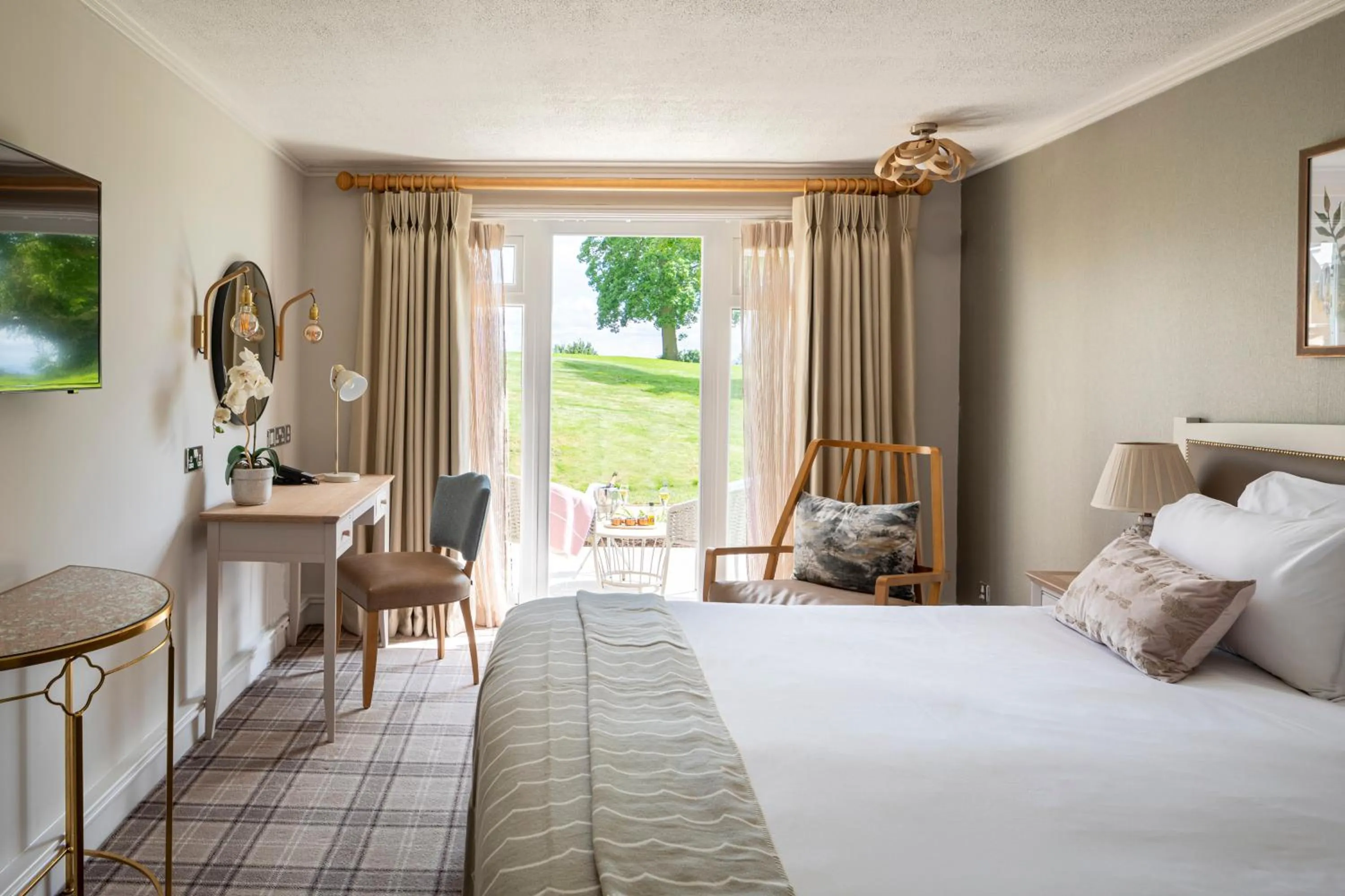 Patio, Bed in Tewkesbury Park