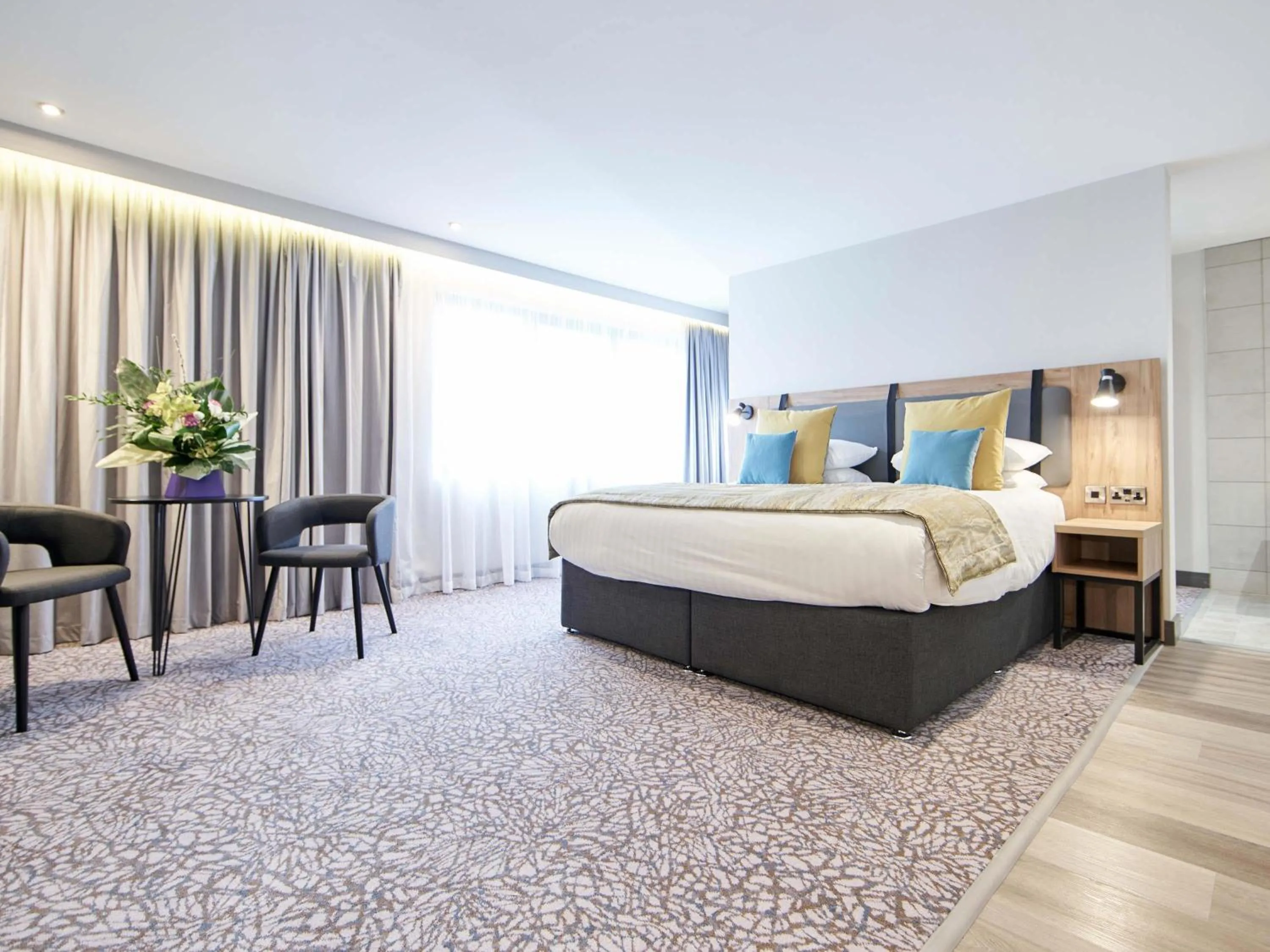 Bedroom, Bed in Mercure Newcastle George Washington Hotel Golf & Spa