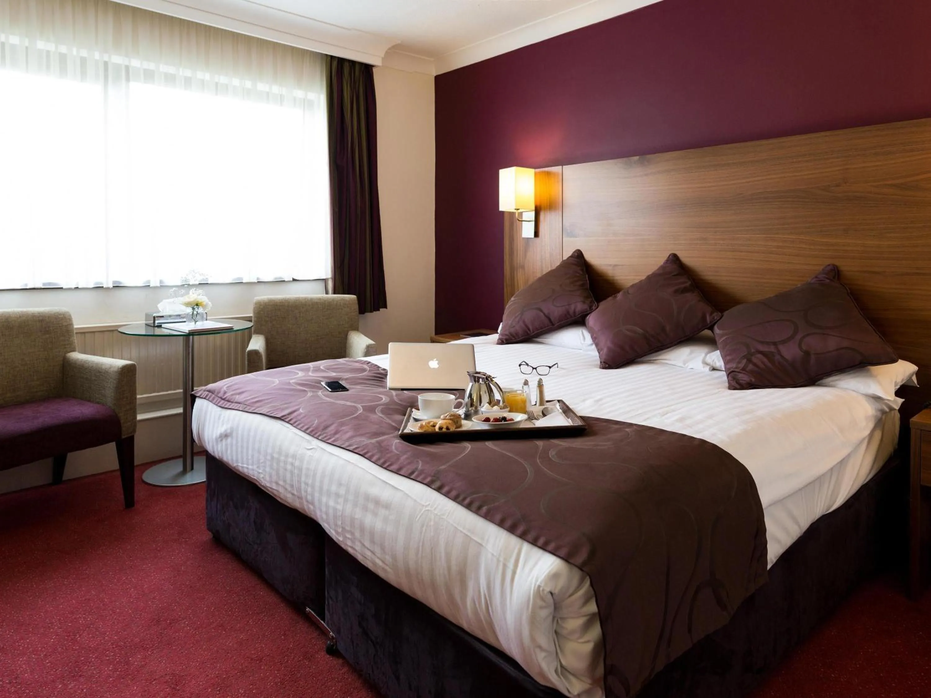Bedroom, Bed in Mercure Newcastle George Washington Hotel Golf & Spa