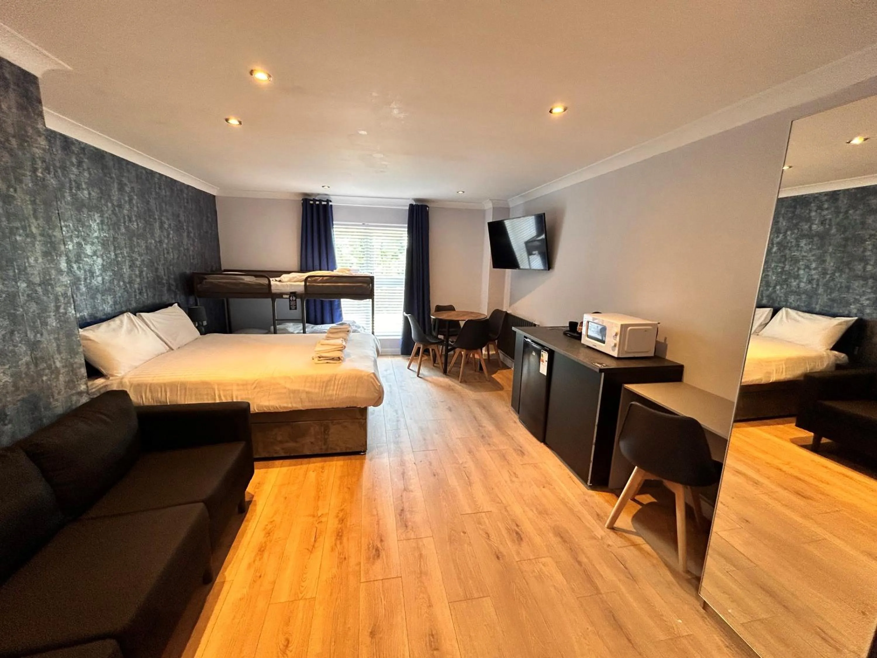 Bed in The Hillcrest Hotel