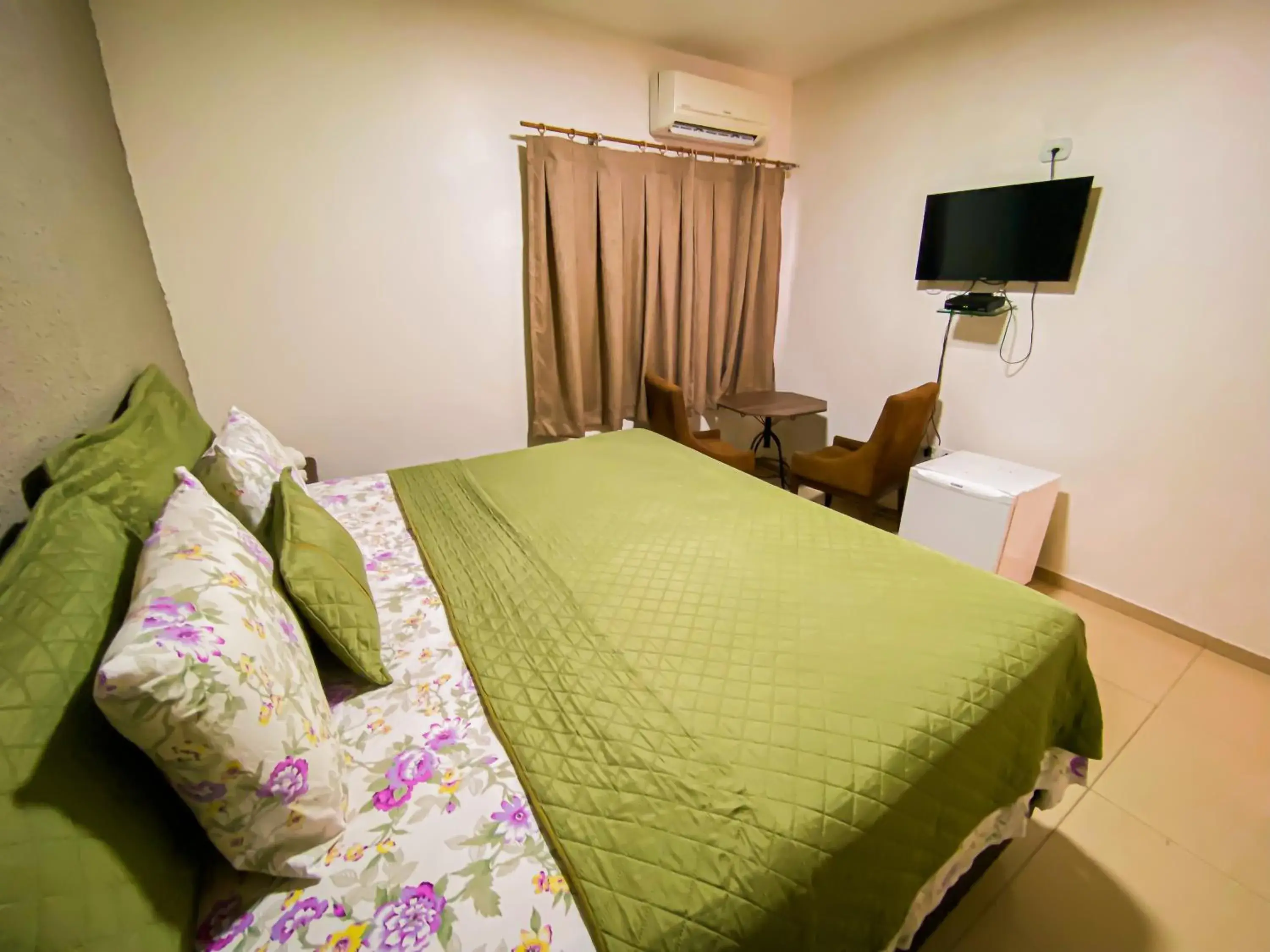 Double Room in Hotel Pequeno Principe Double Room in Hotel Pequeno Principe