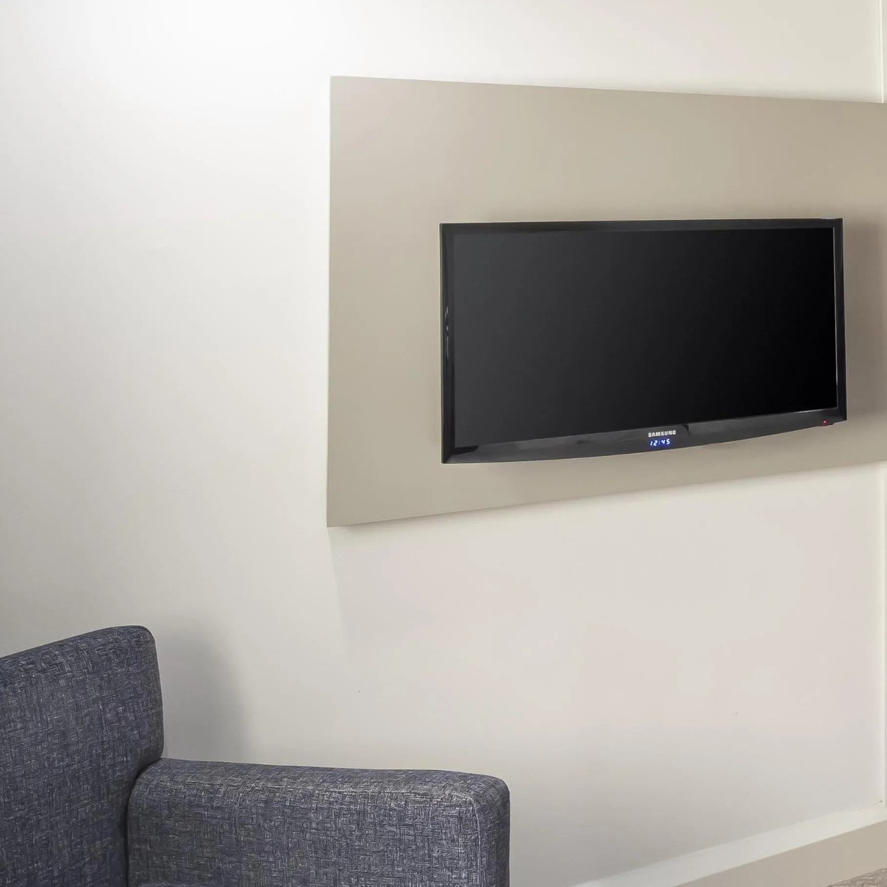 TV and multimedia in Crowne Plaza Harrogate by IHG