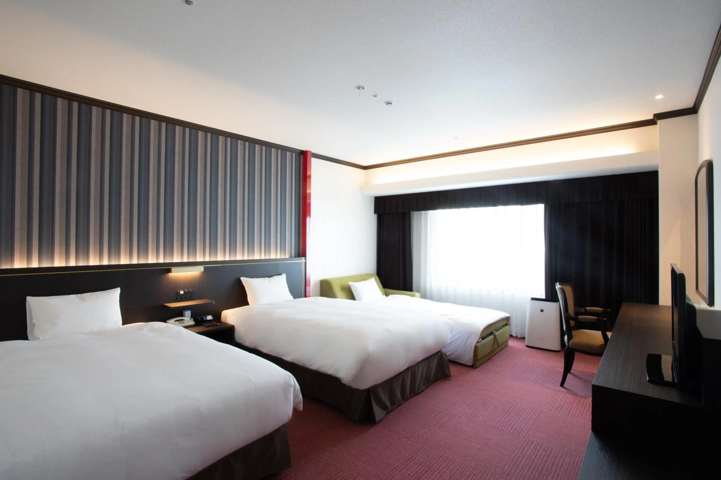 Bed in Kobe Seishin Oriental Hotel