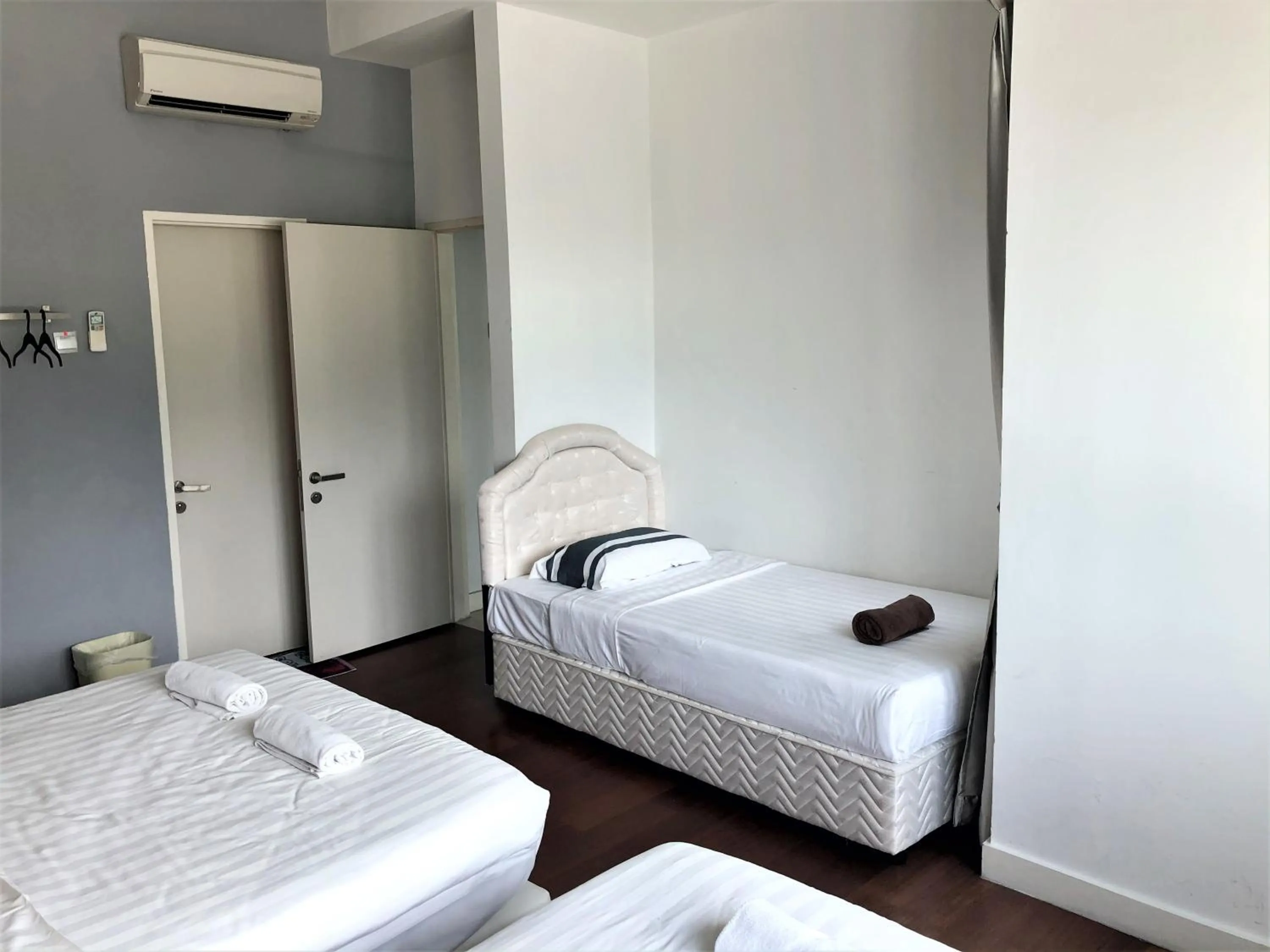 Bedroom, Bed in Borneo Coastal Residence @ IMAGO Mall