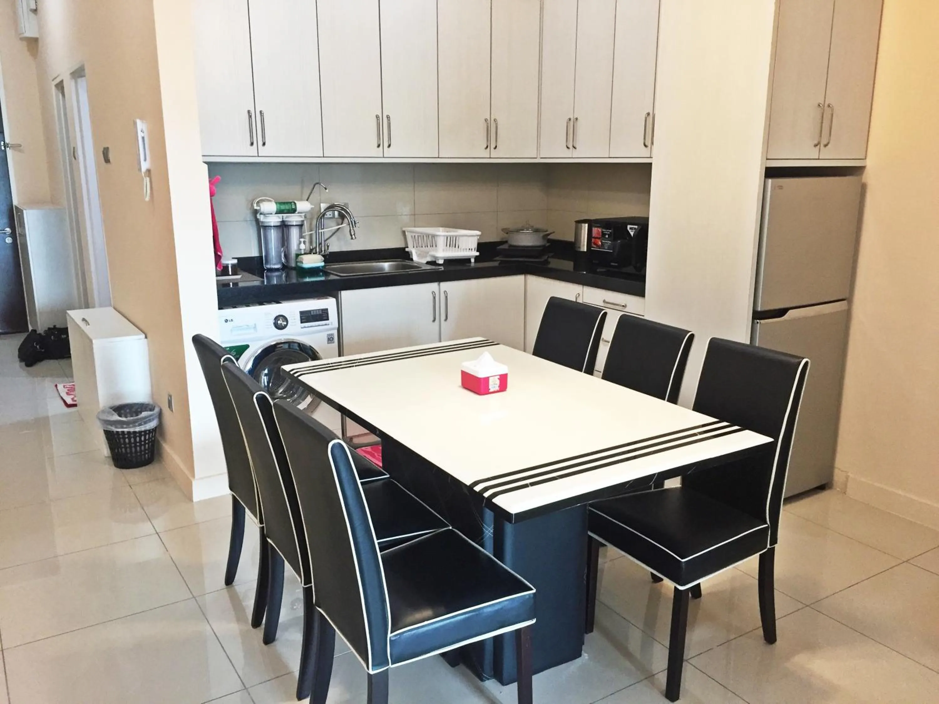 Kitchen or kitchenette in Borneo Coastal Residence @ IMAGO Mall