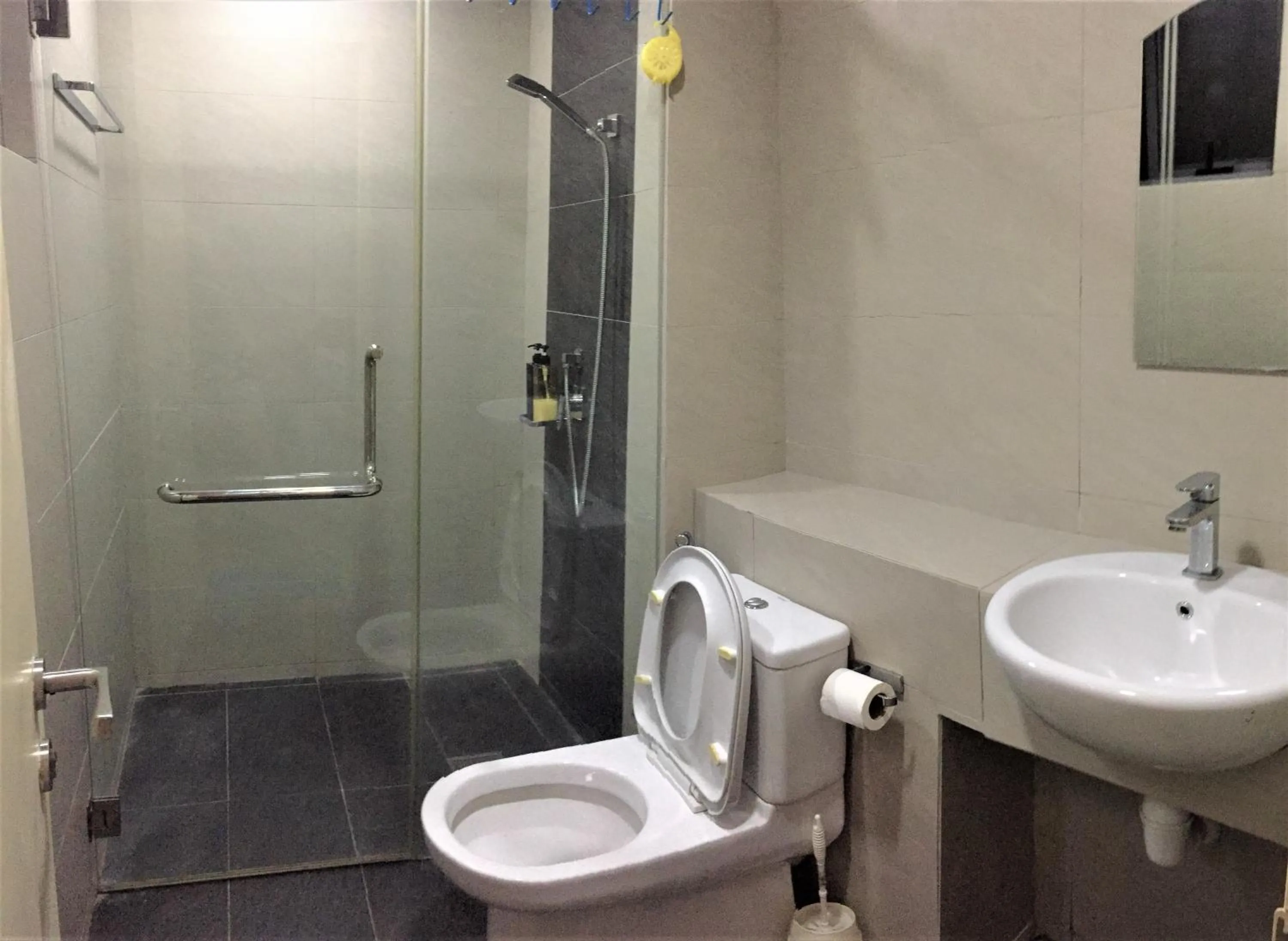 Shower in Borneo Coastal Residence @ IMAGO Mall