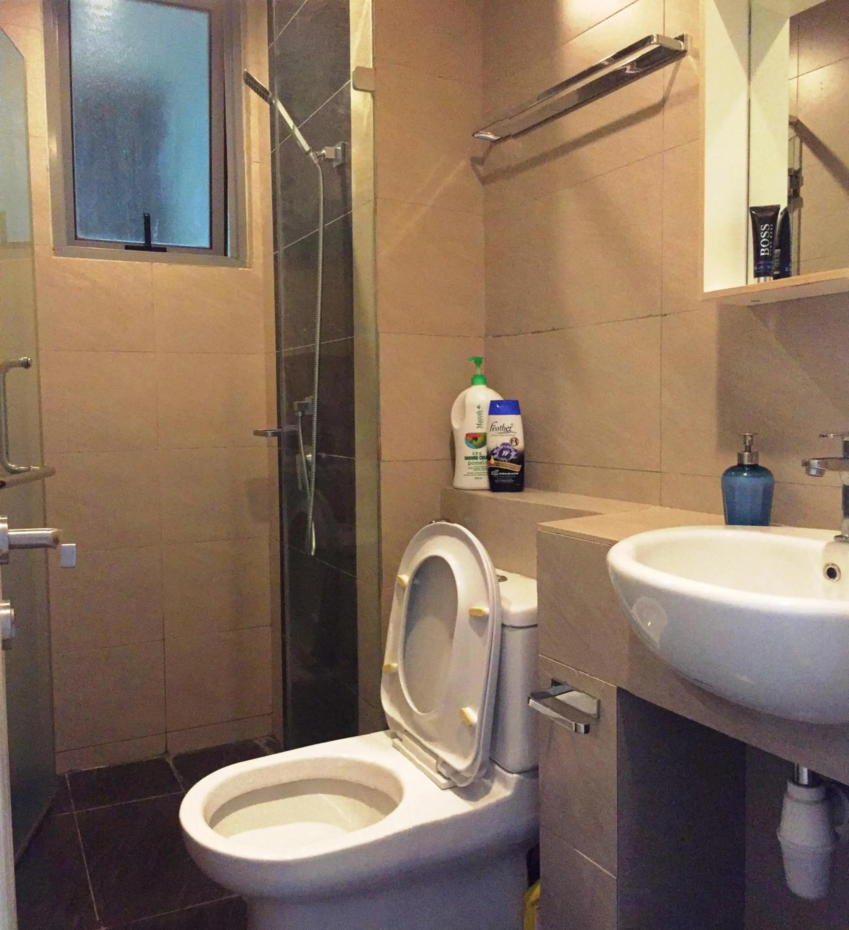 Shower in Borneo Coastal Residence @ IMAGO Mall