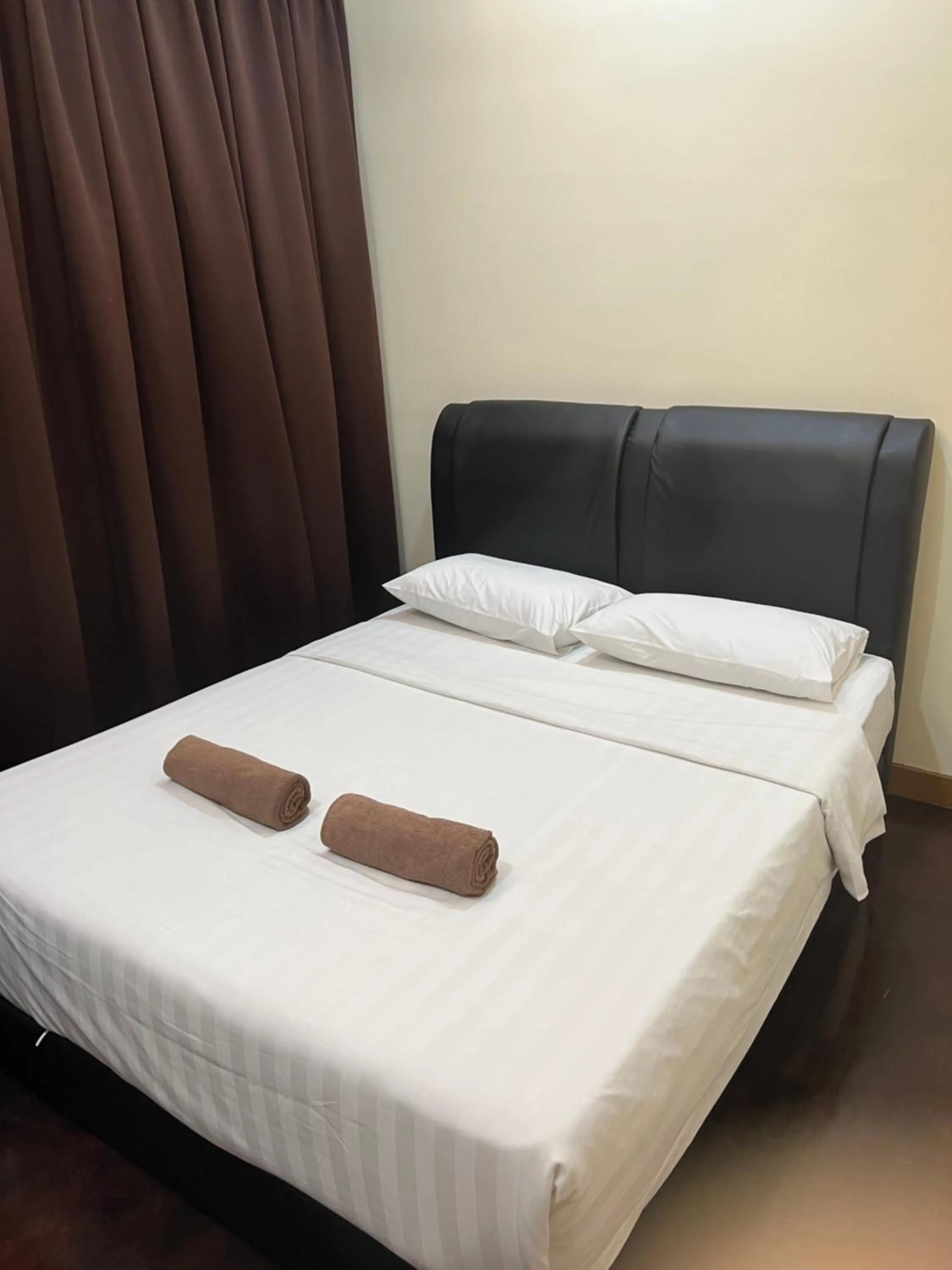 Bed in Borneo Coastal Residence @ IMAGO Mall