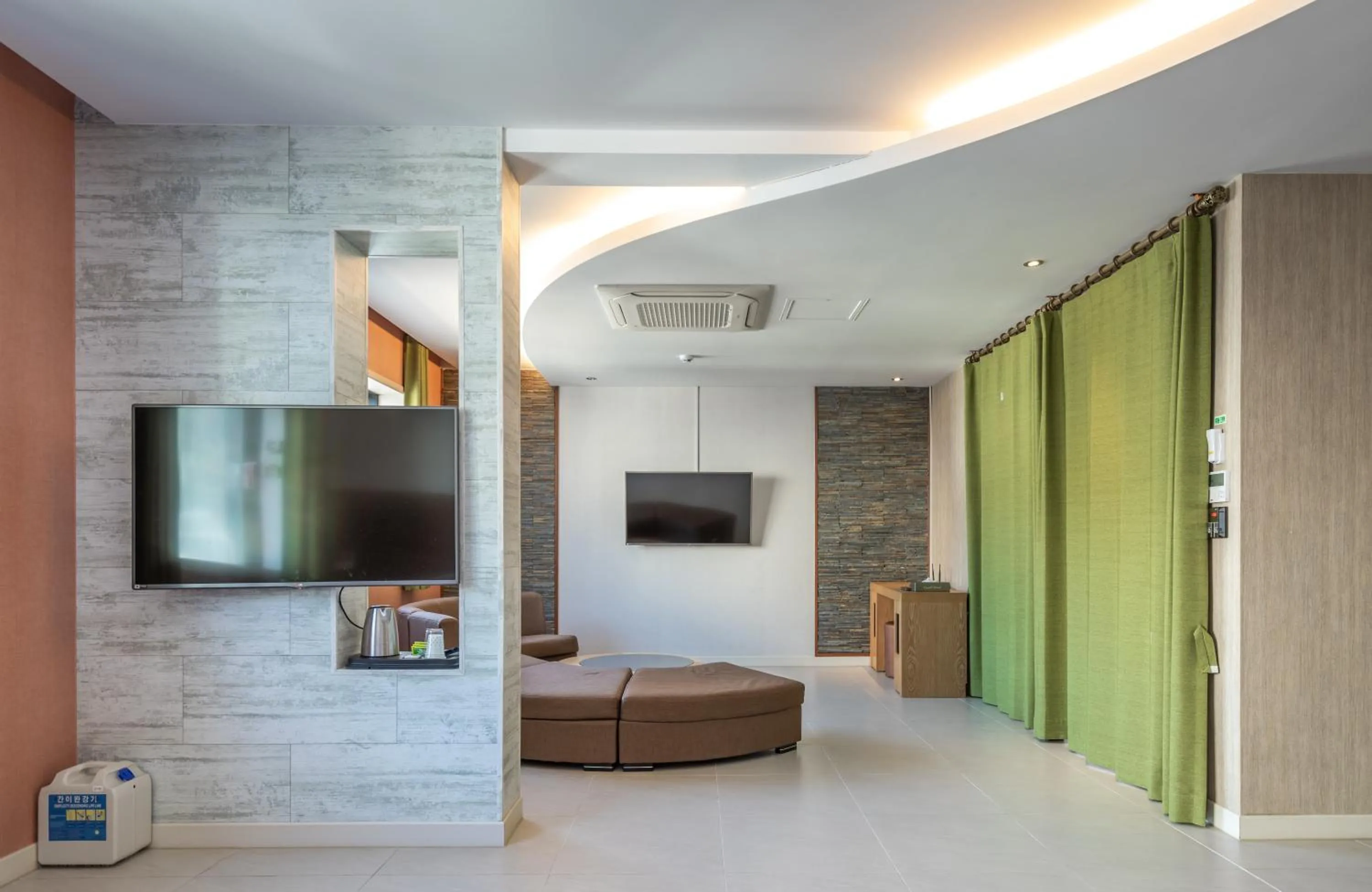 TV and multimedia in SongJeong Olla Hotel