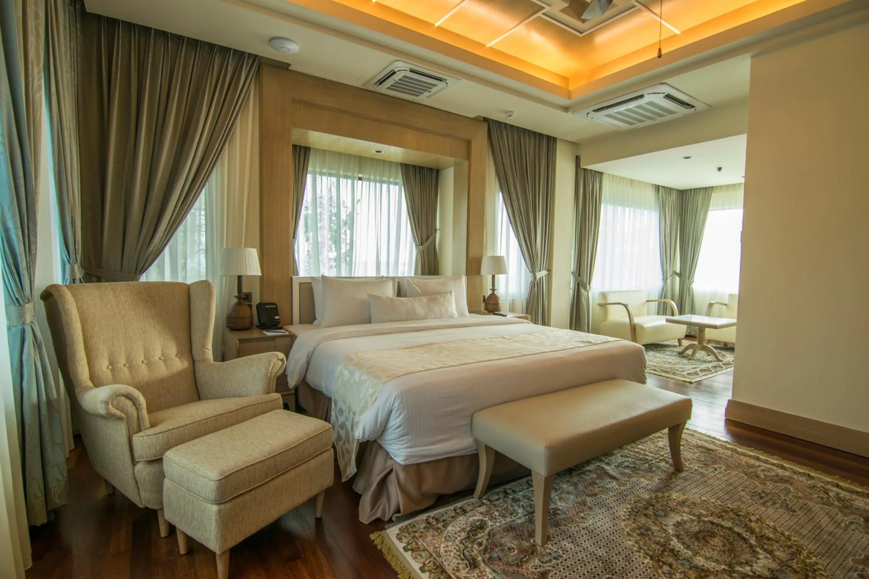 Bed in Royale Chulan Cherating Villa