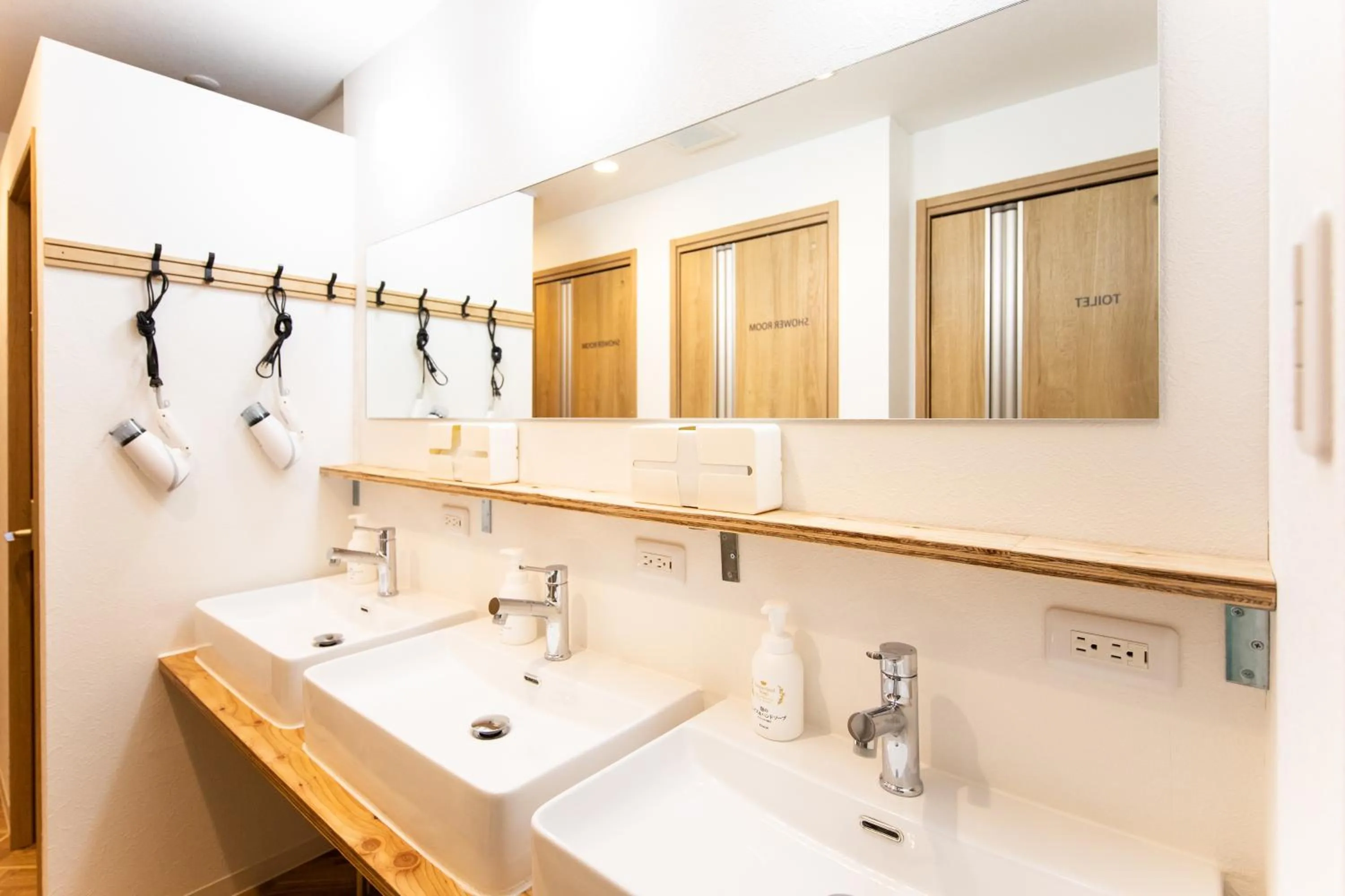 Shower in Ten to Ten Hostel