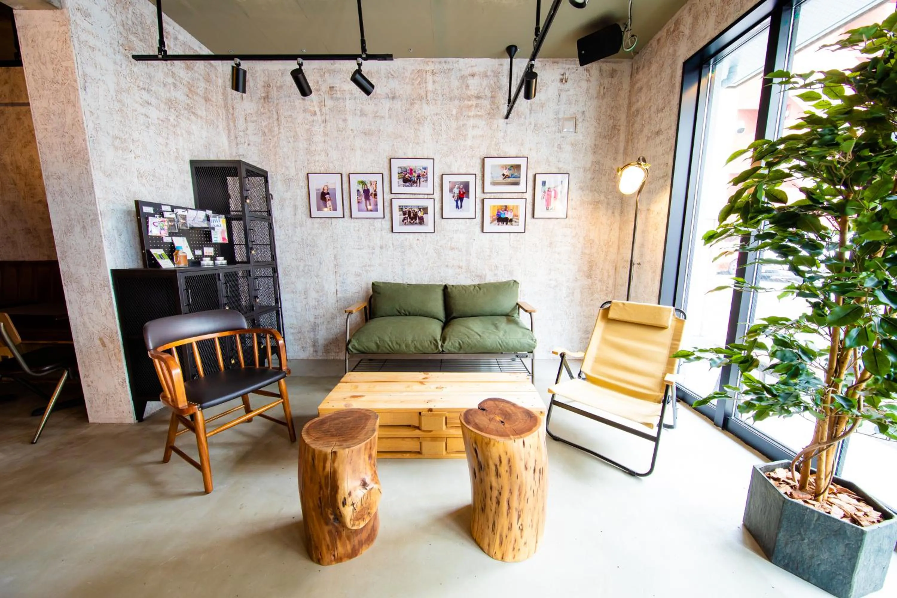 Living room in Ten to Ten Hostel